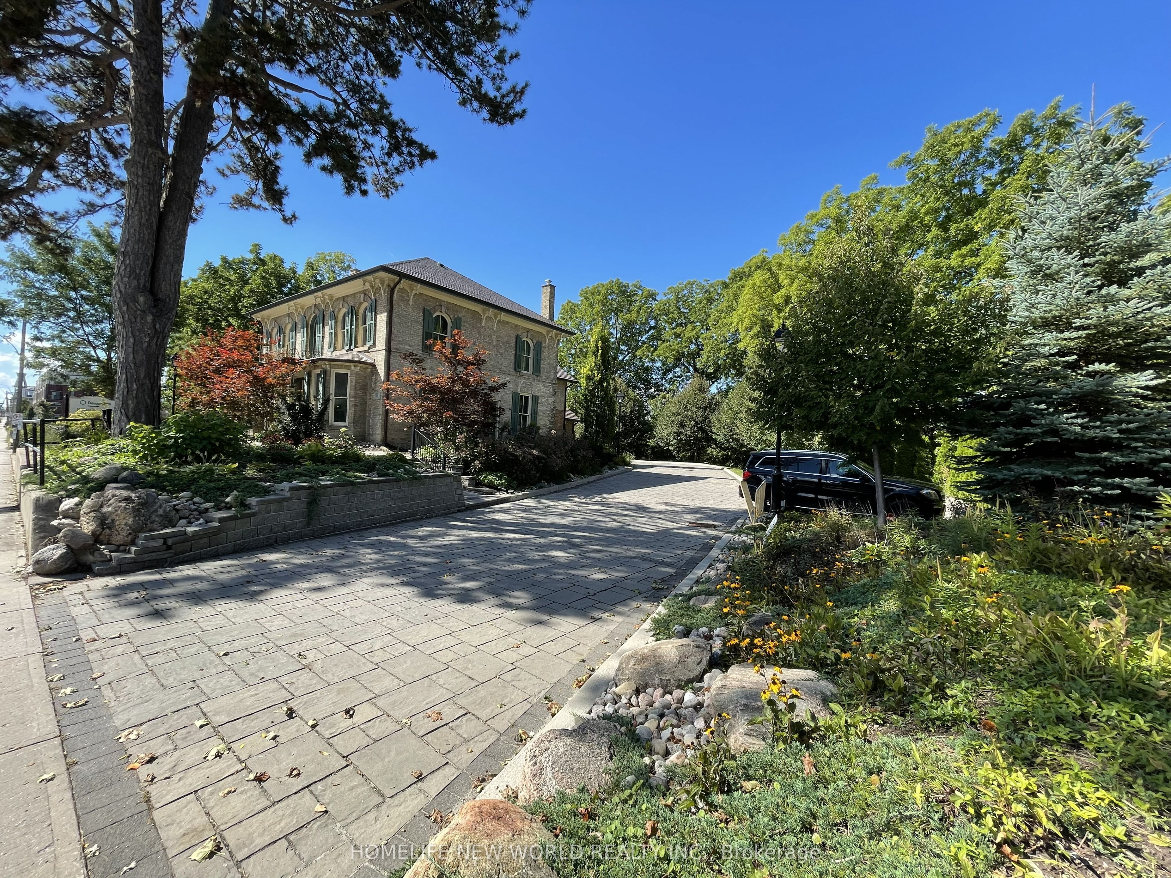 15342 Yonge Street Property Photo 14
