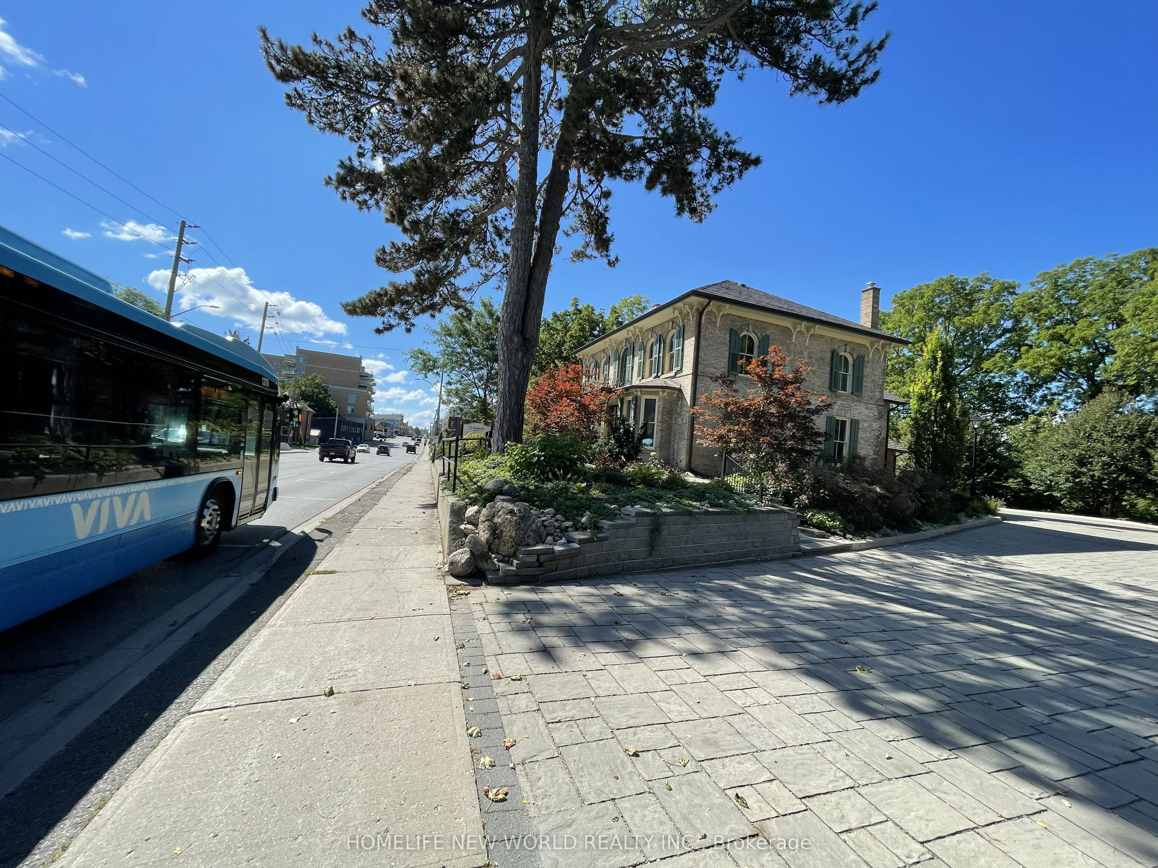 15342 Yonge Street Property Photo 15