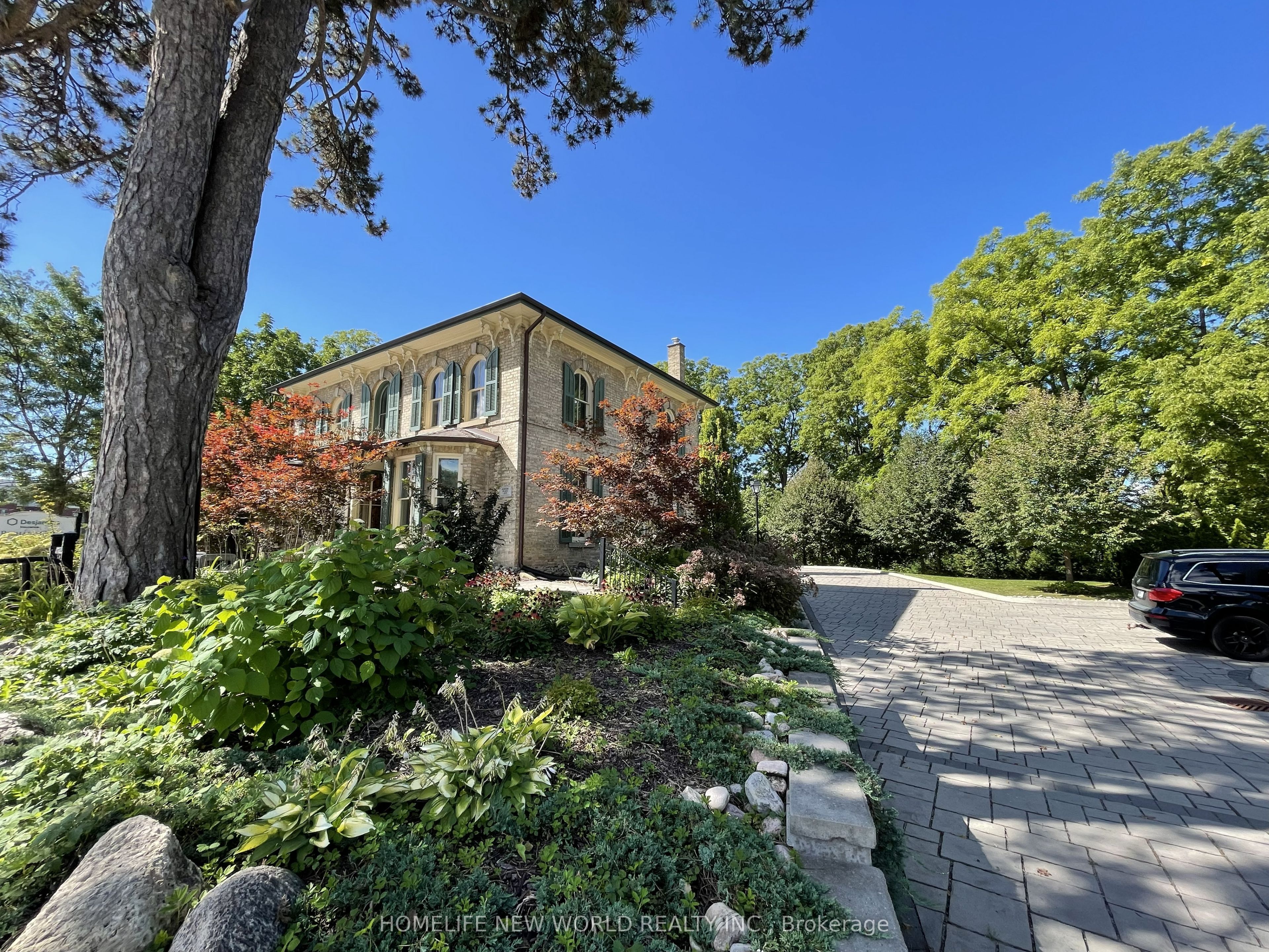 15342 Yonge Street Property Photo 17