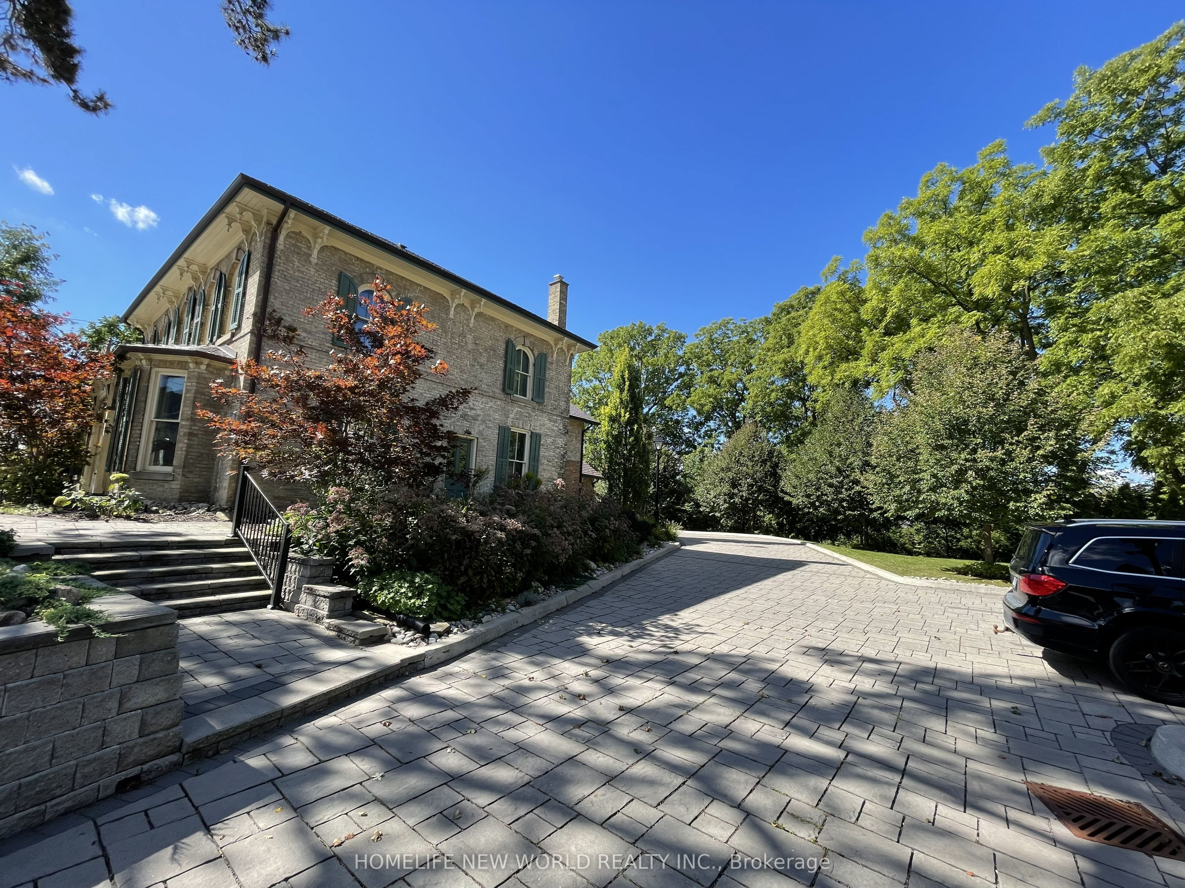 15342 Yonge Street Property Photo 18