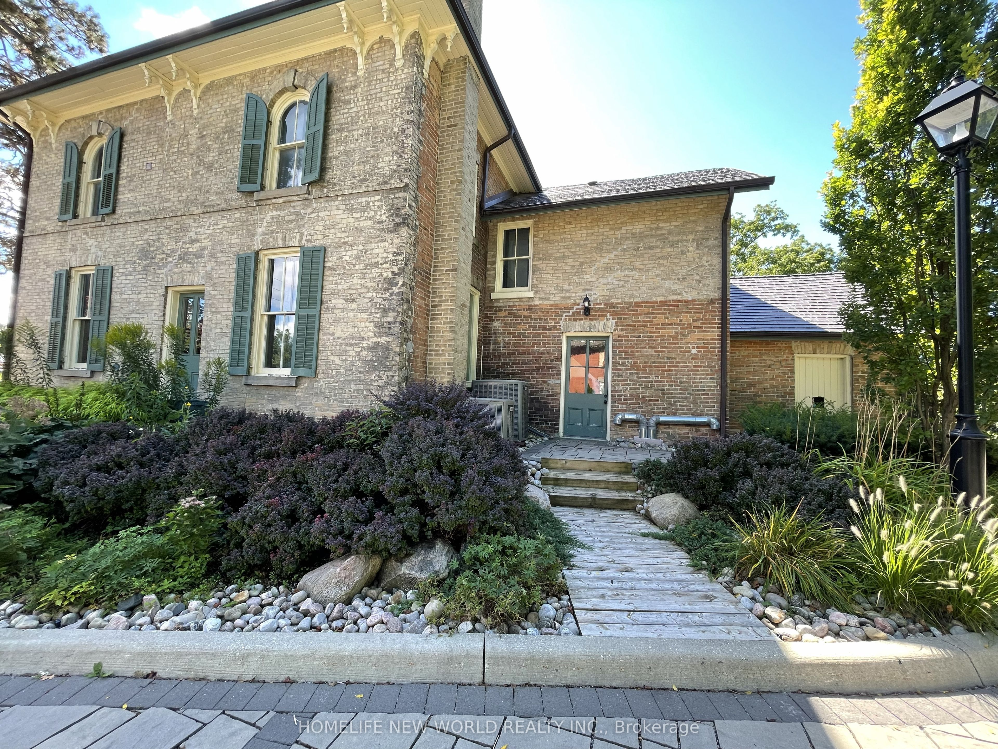 15342 Yonge Street Property Photo 19
