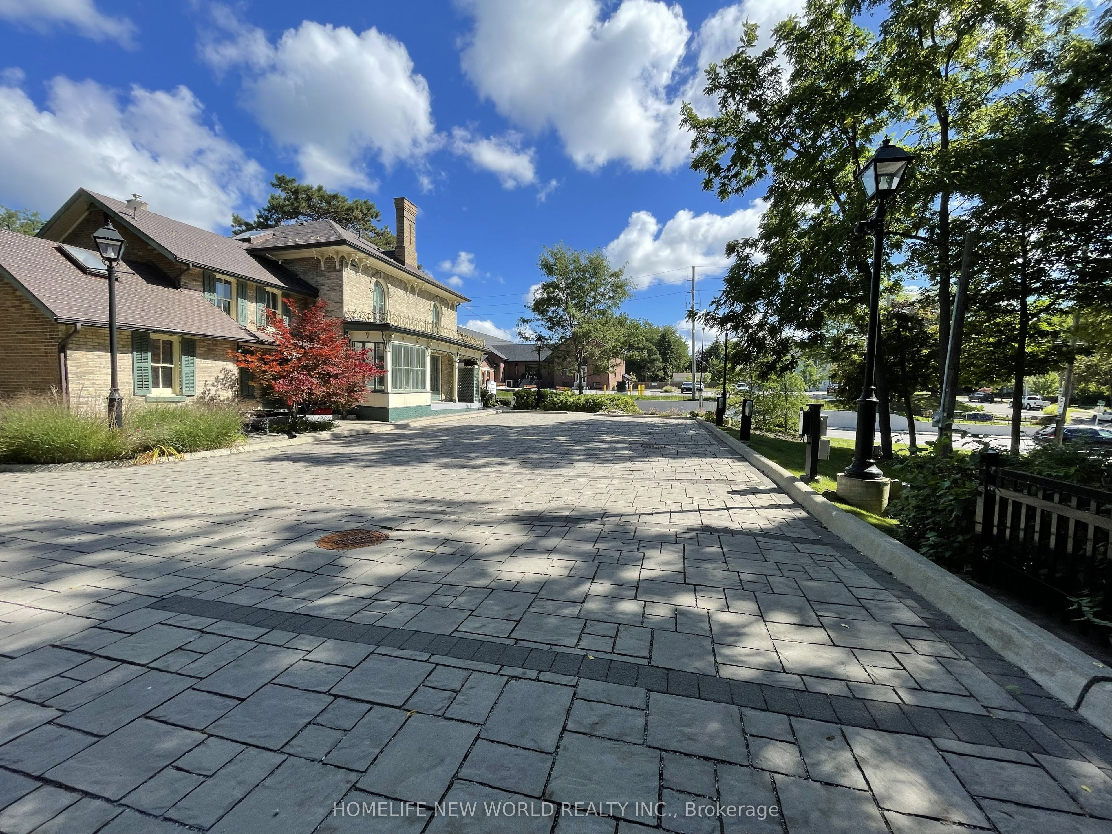 15342 Yonge Street Property Photo 23
