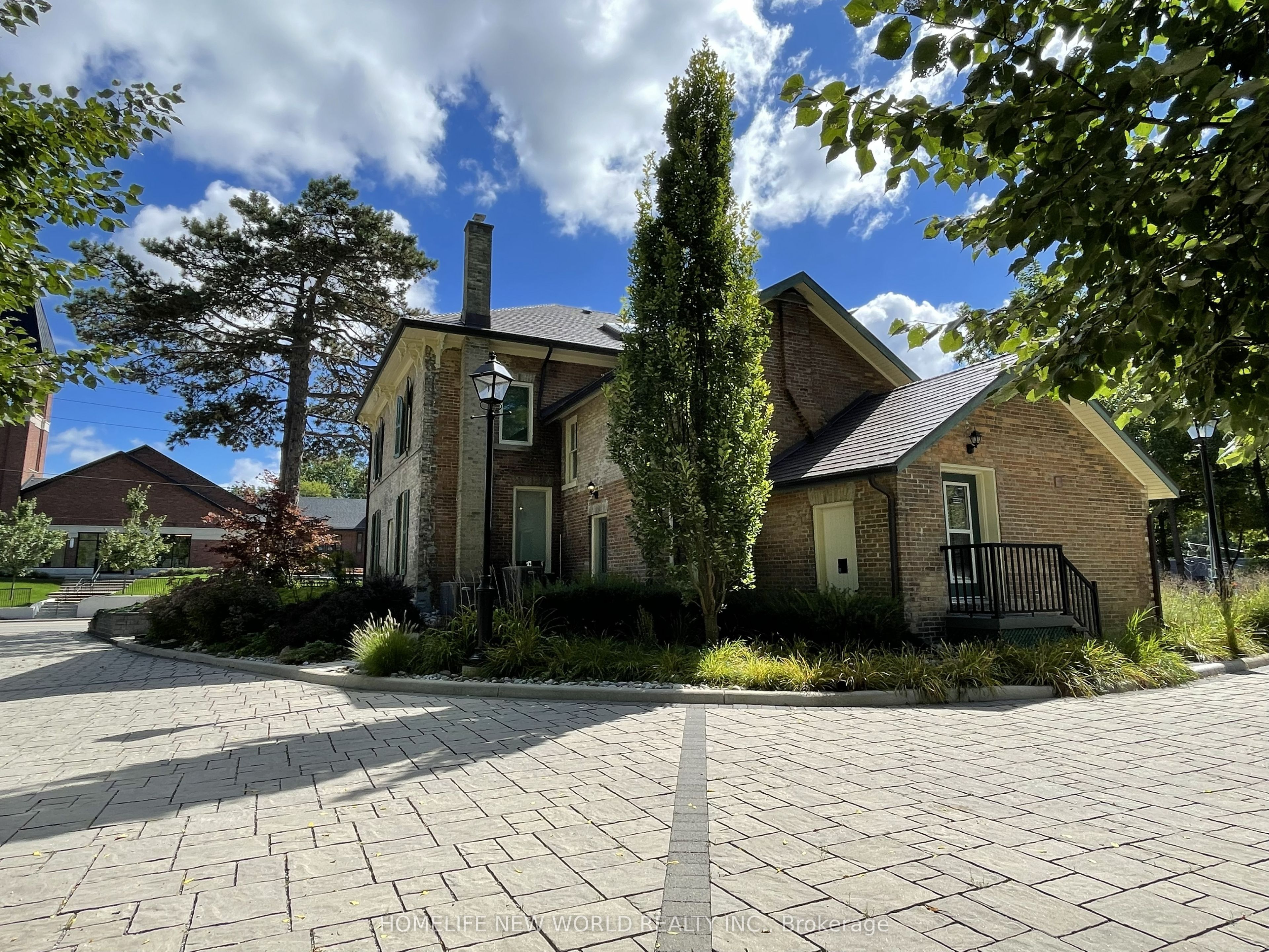 15342 Yonge Street Property Photo 28