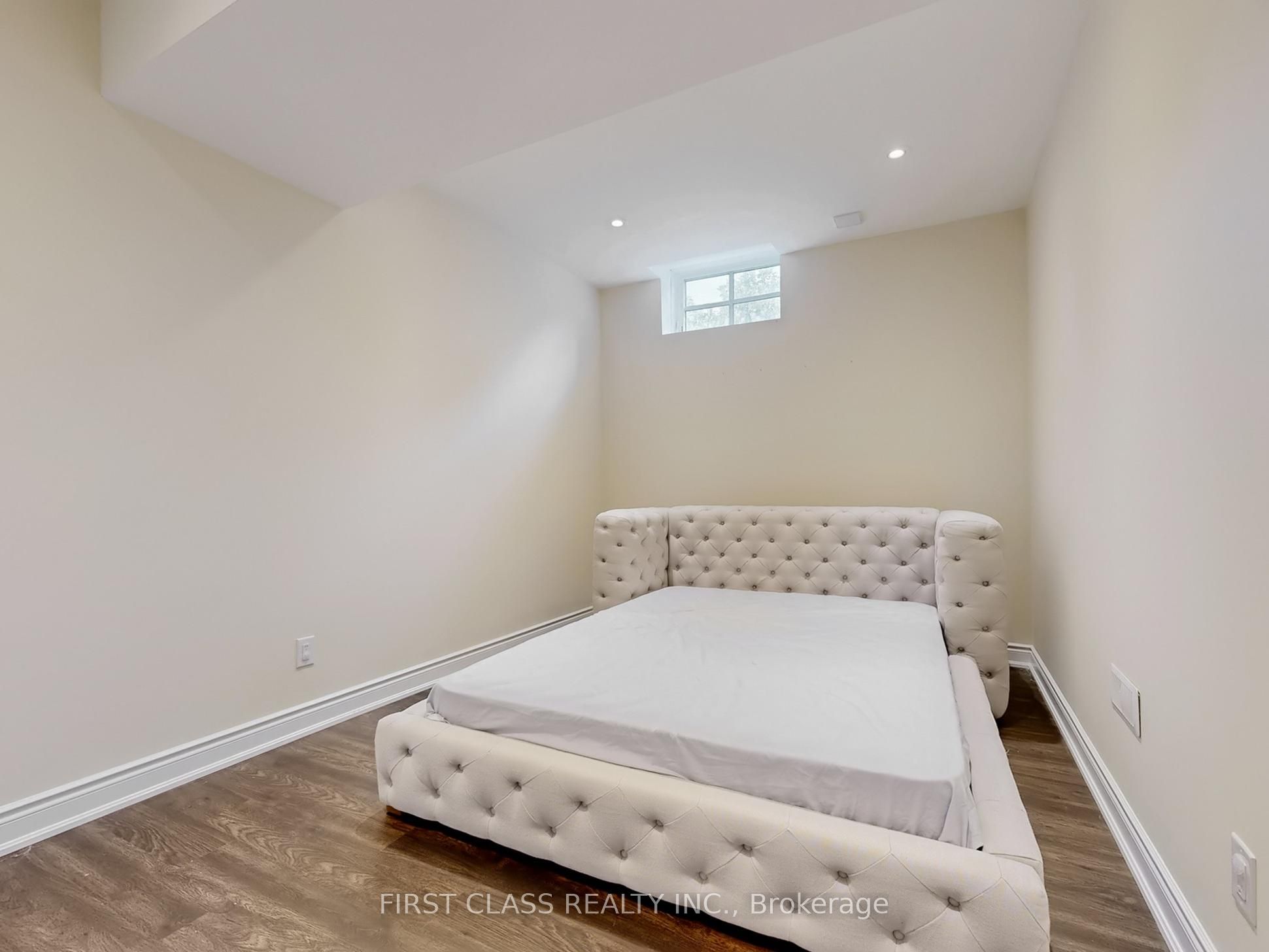 3 Royal County Down Crescent Property Photo 37