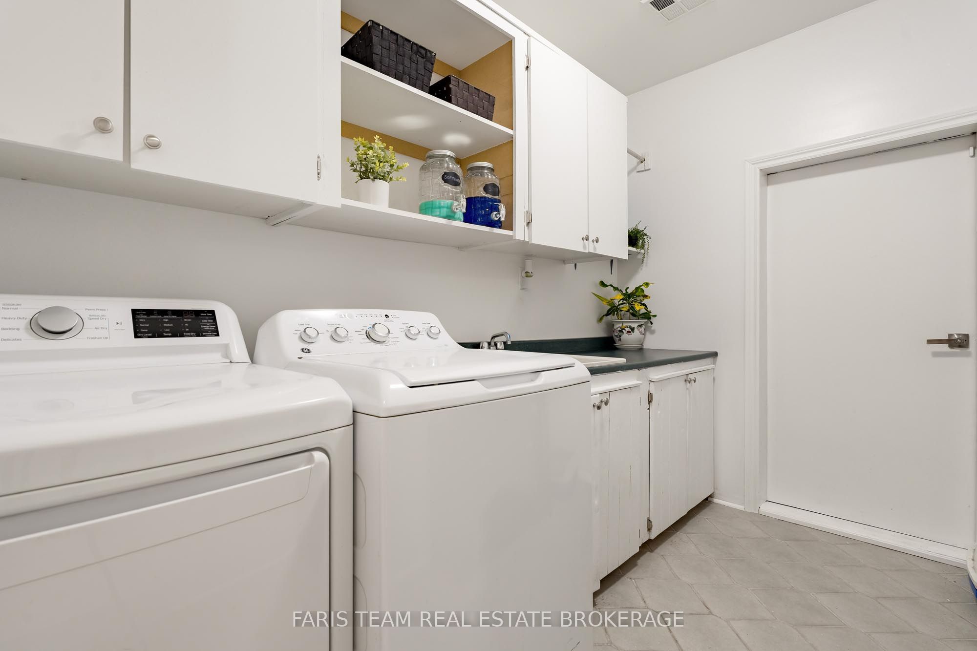 28 Mccurdy Drive Property Photo 15