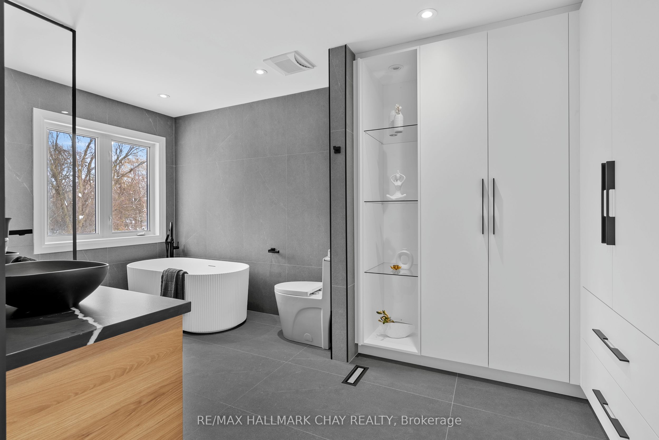 110 Glendower Crescent Property Photo 18