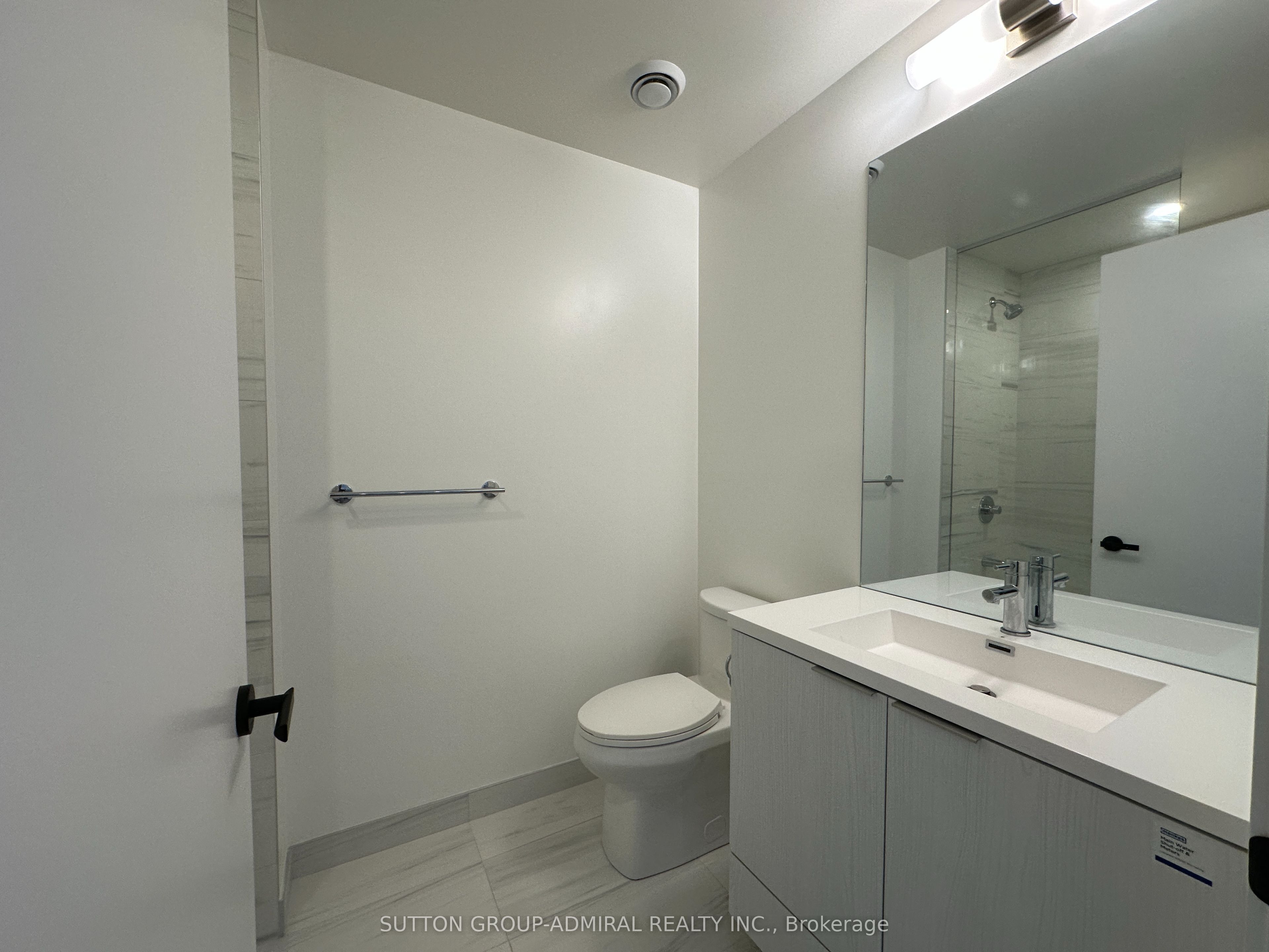 8 Interchange Way 5503 Property Photo 20