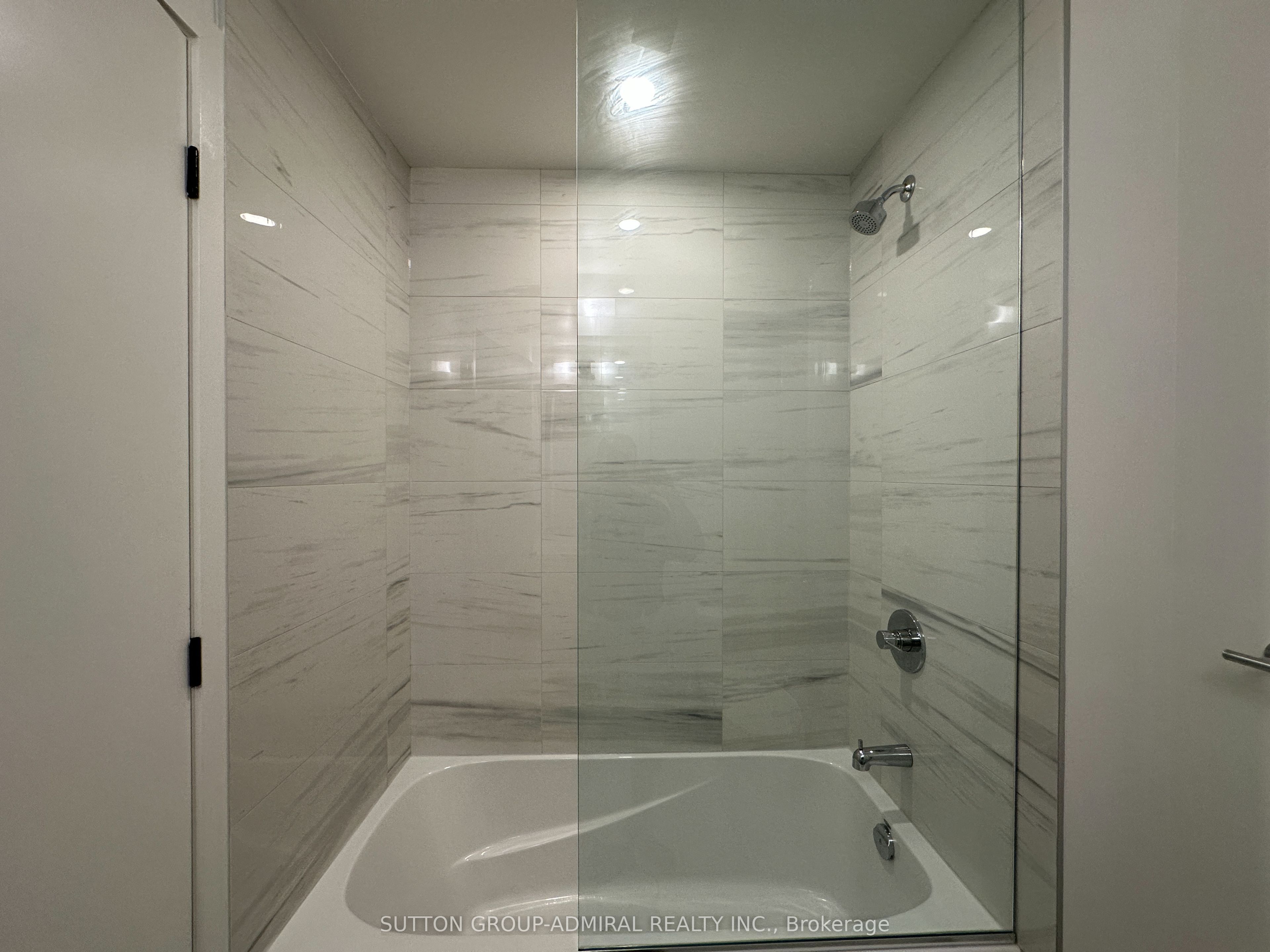 8 Interchange Way 5503 Property Photo 21