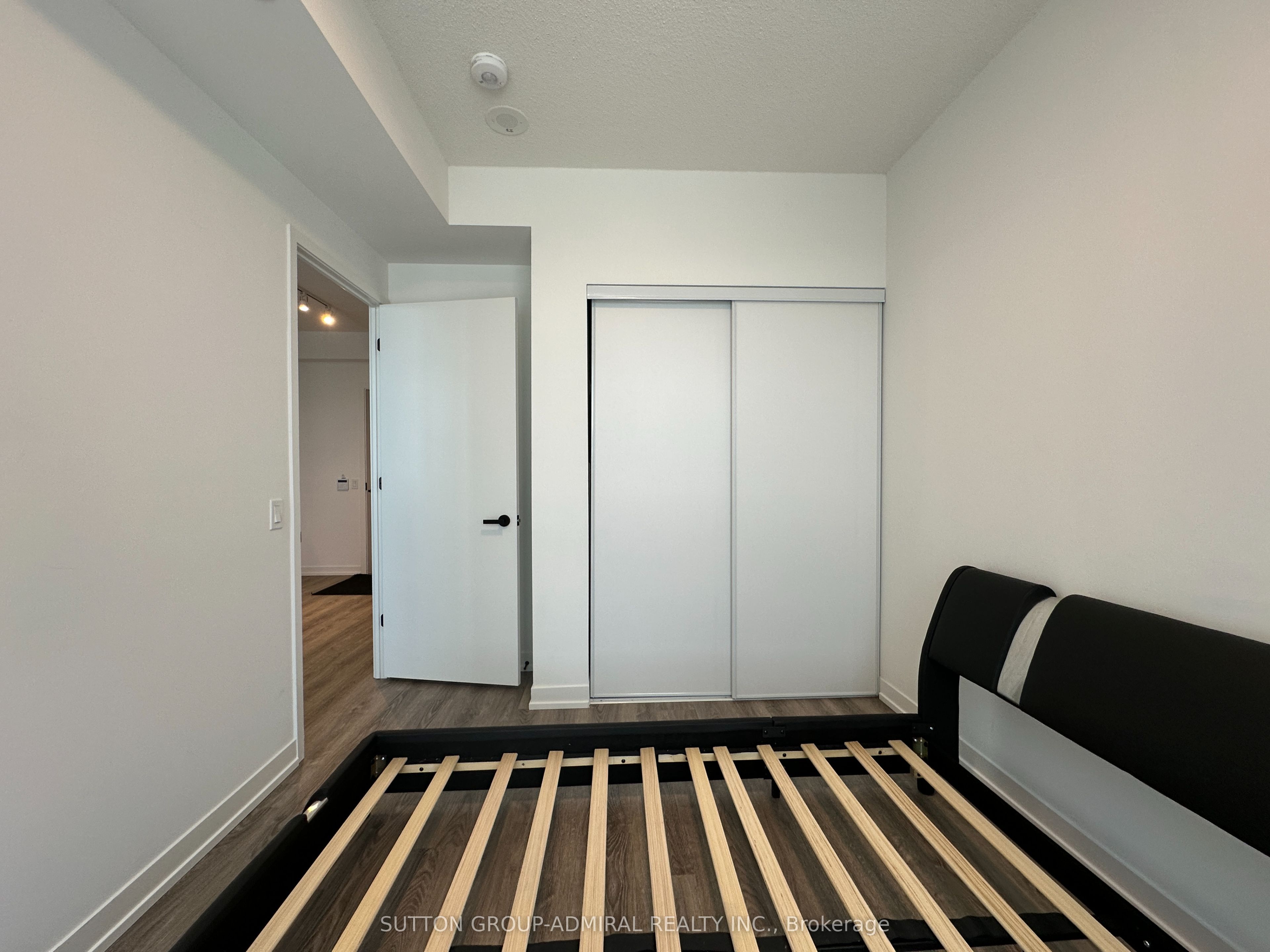 8 Interchange Way 5503 Property Photo 25