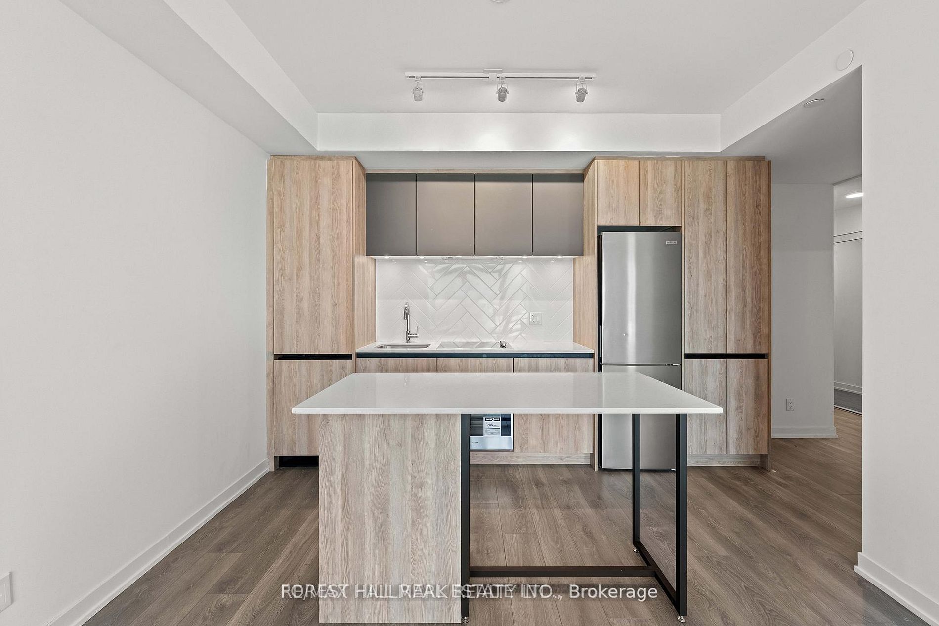 7950 Bathurst Street 1524 Property Photo 5
