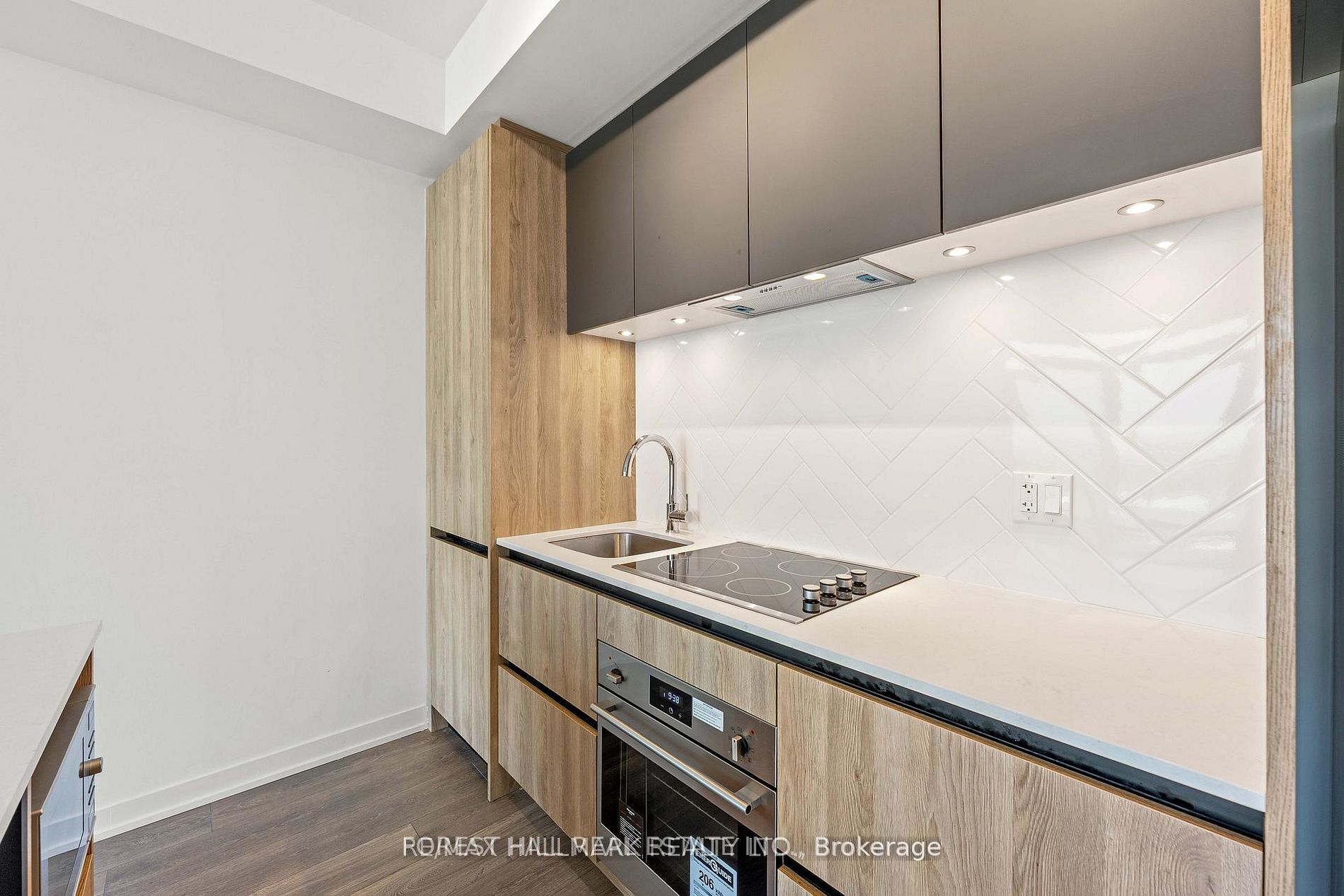 7950 Bathurst Street 1524 Property Photo 7