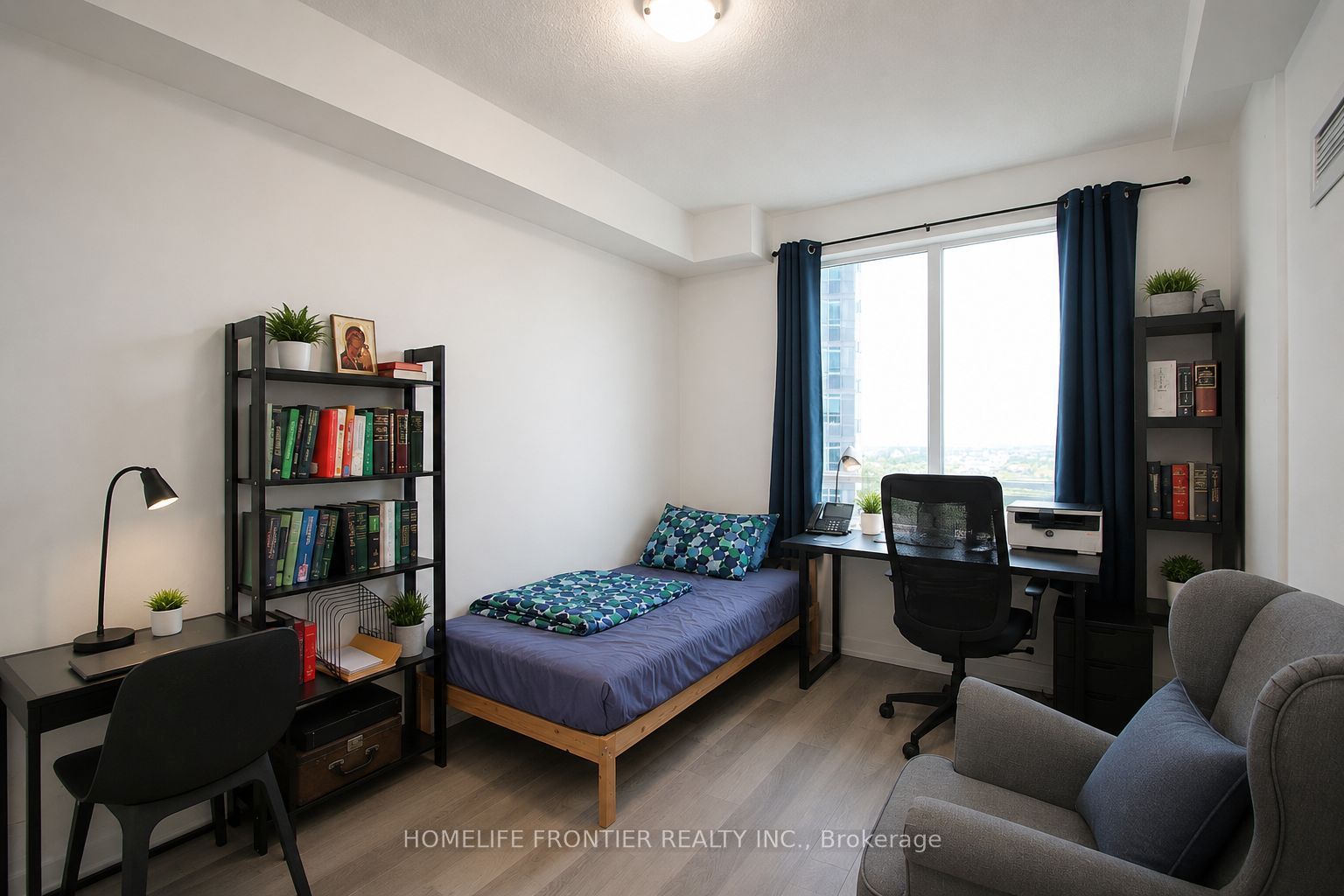 7165 Yonge Street 1810 Property Photo 5