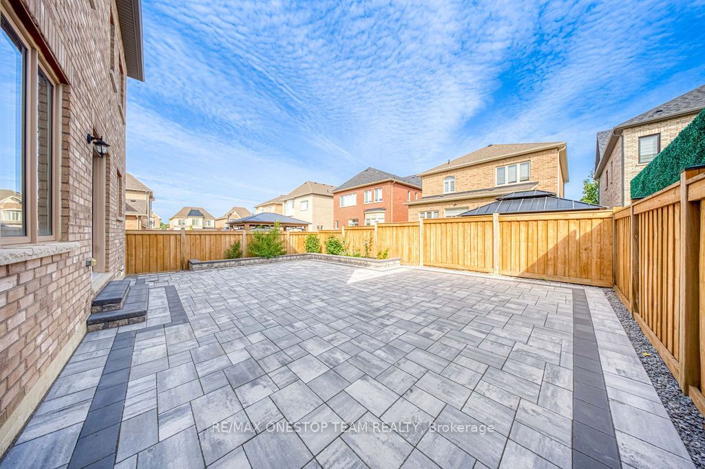 70 Madoc Place Property Photo 43