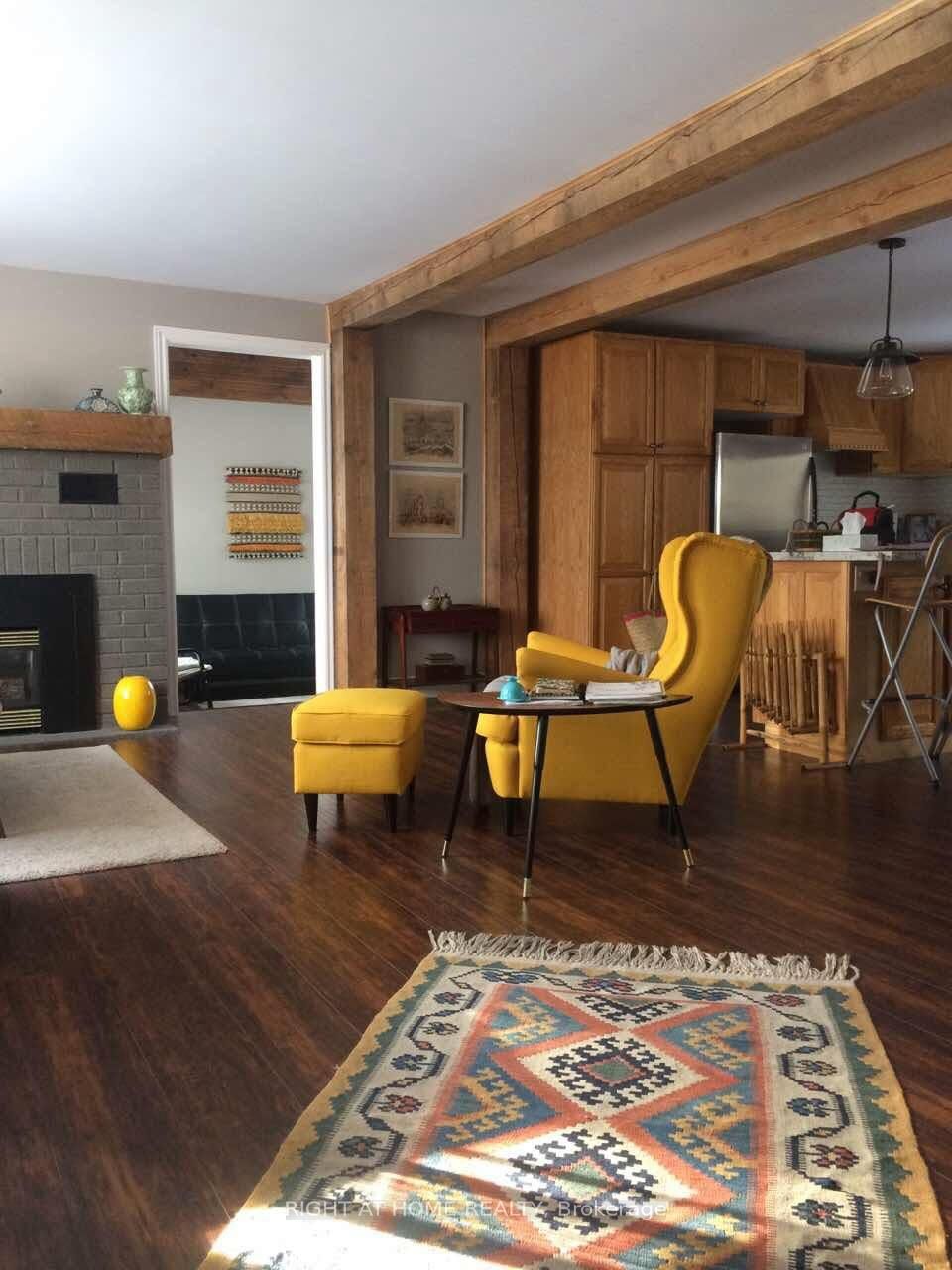 96 Simcoe Street Property Photo 4