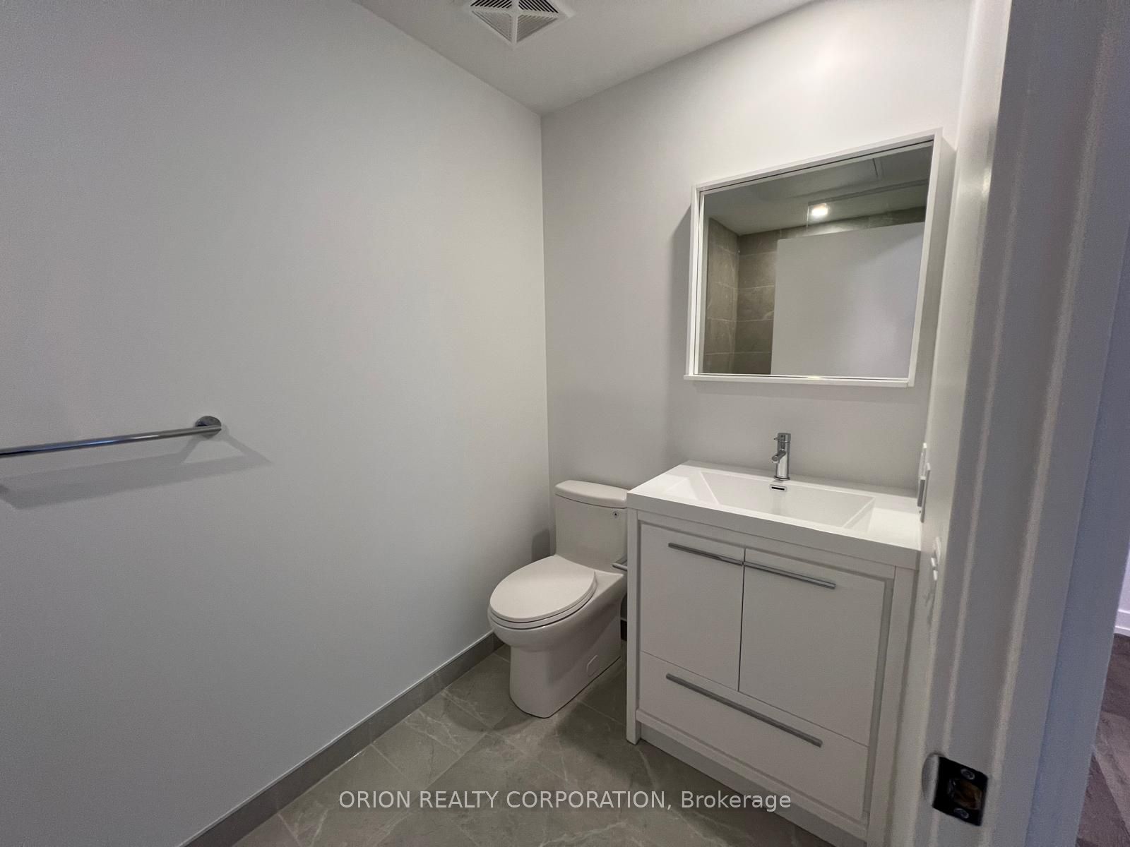 5 Meadowdale Road 1502 Property Photo 6