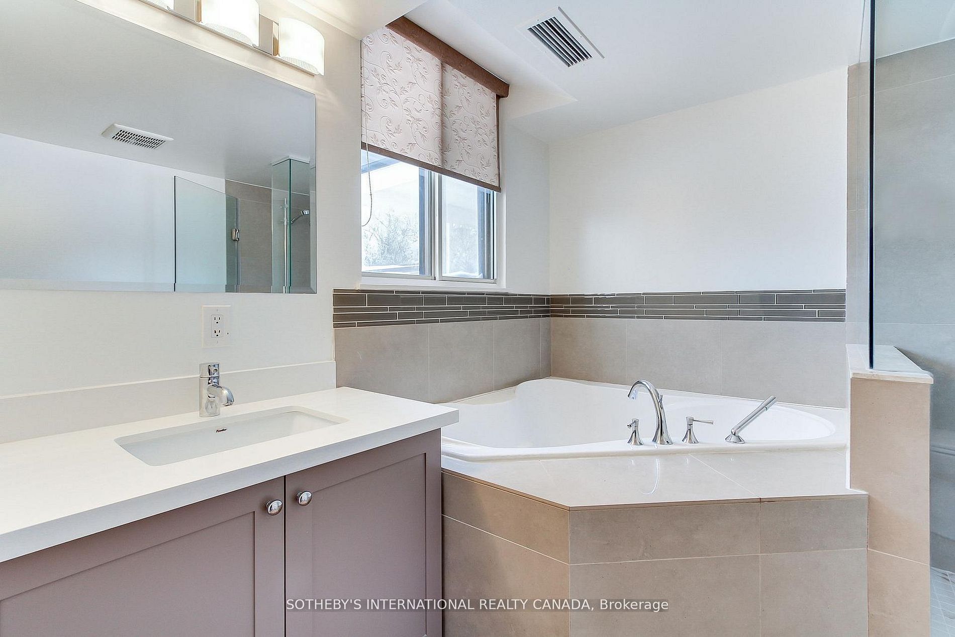 40 Harding Boulevard W 301 Property Photo 26