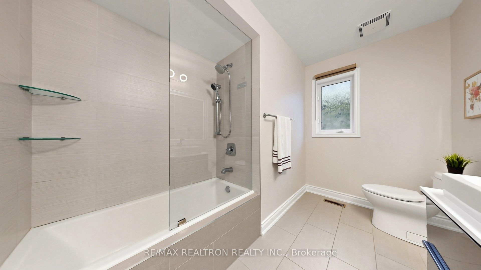 492 Pleasant Ridge Avenue Property Photo 24
