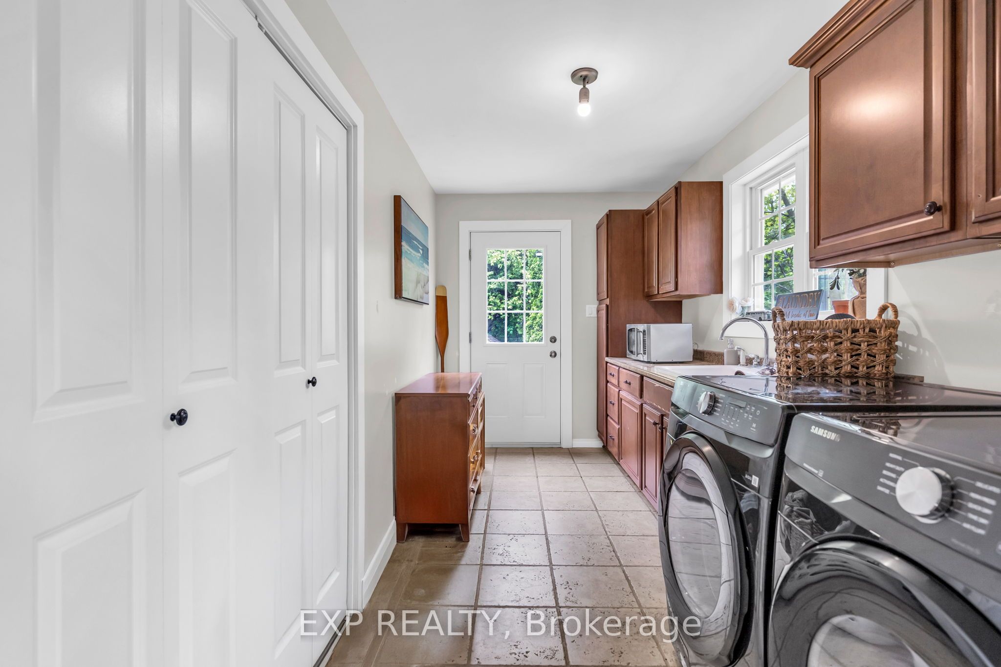 89 River Street Property Photo 19