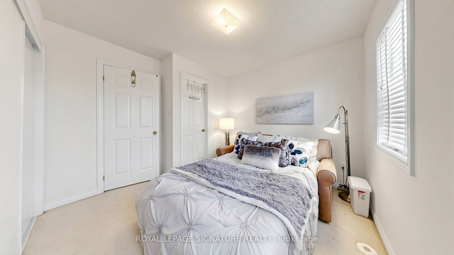 2433 Bur Oak Avenue Property Photo 11