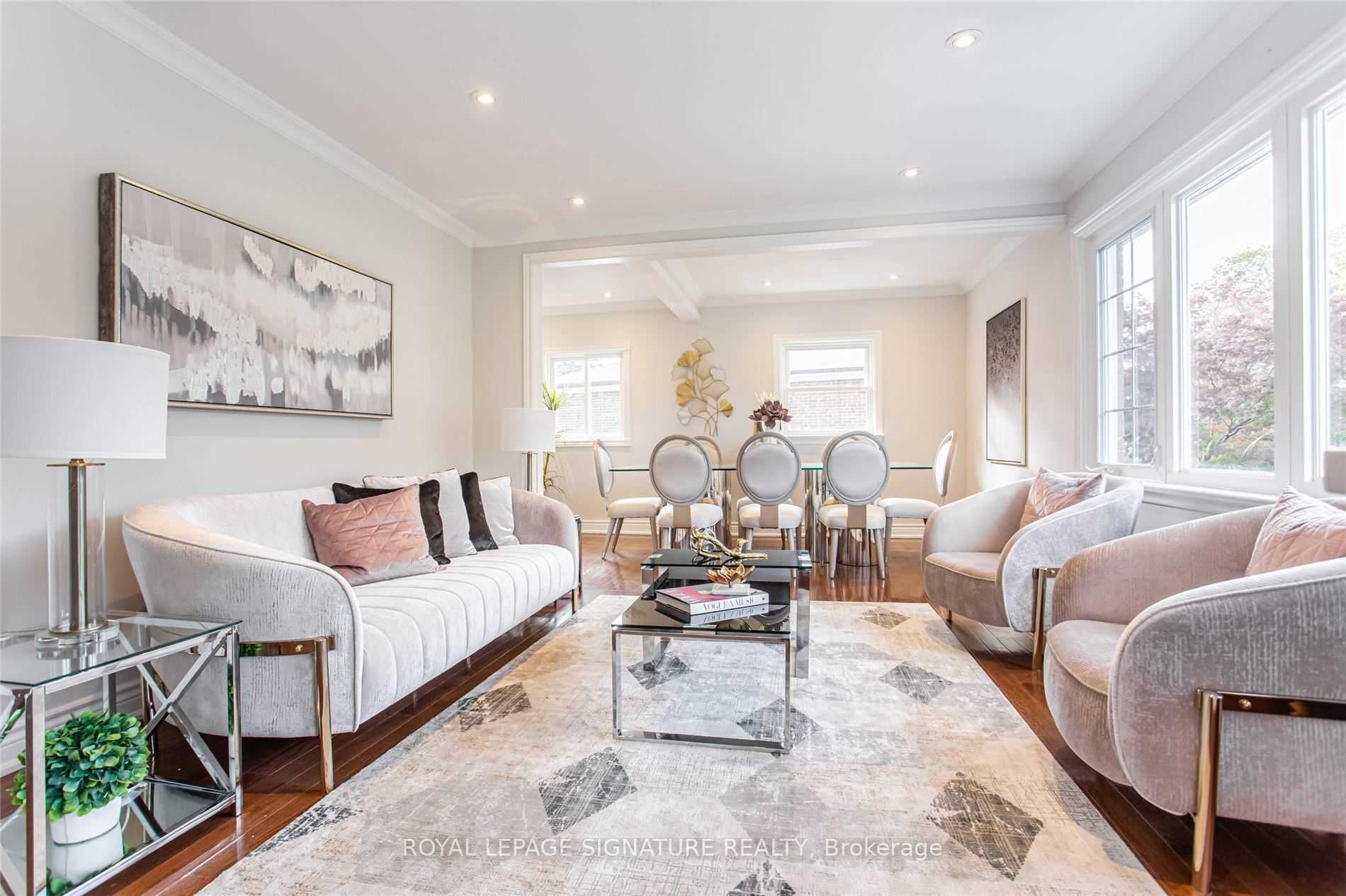 50 Cartier Crescent Main Property Photo 2