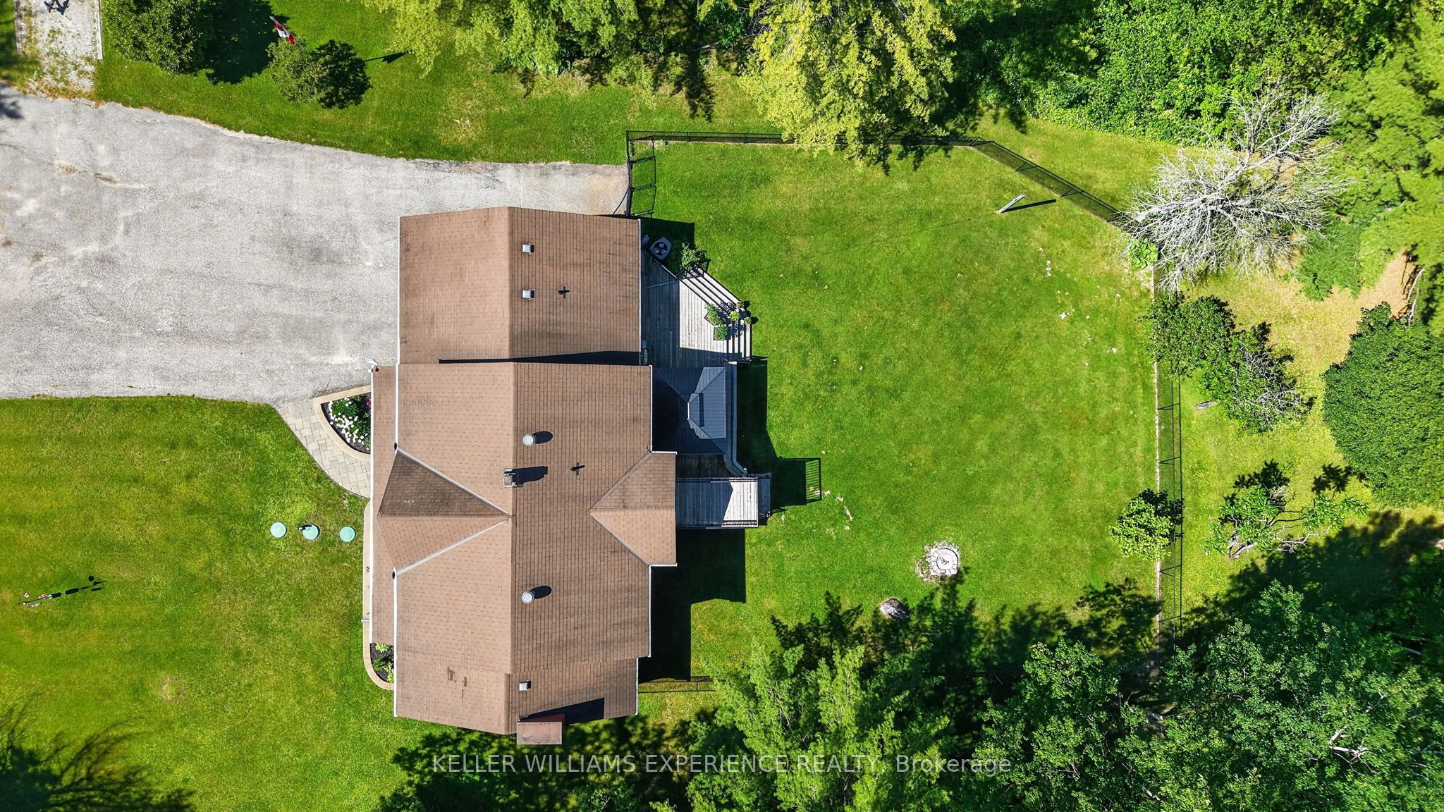 7831 5th Line Property Photo 5