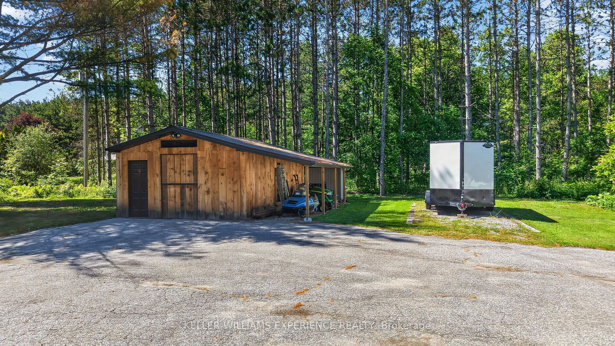 7831 5th Line Property Photo 7