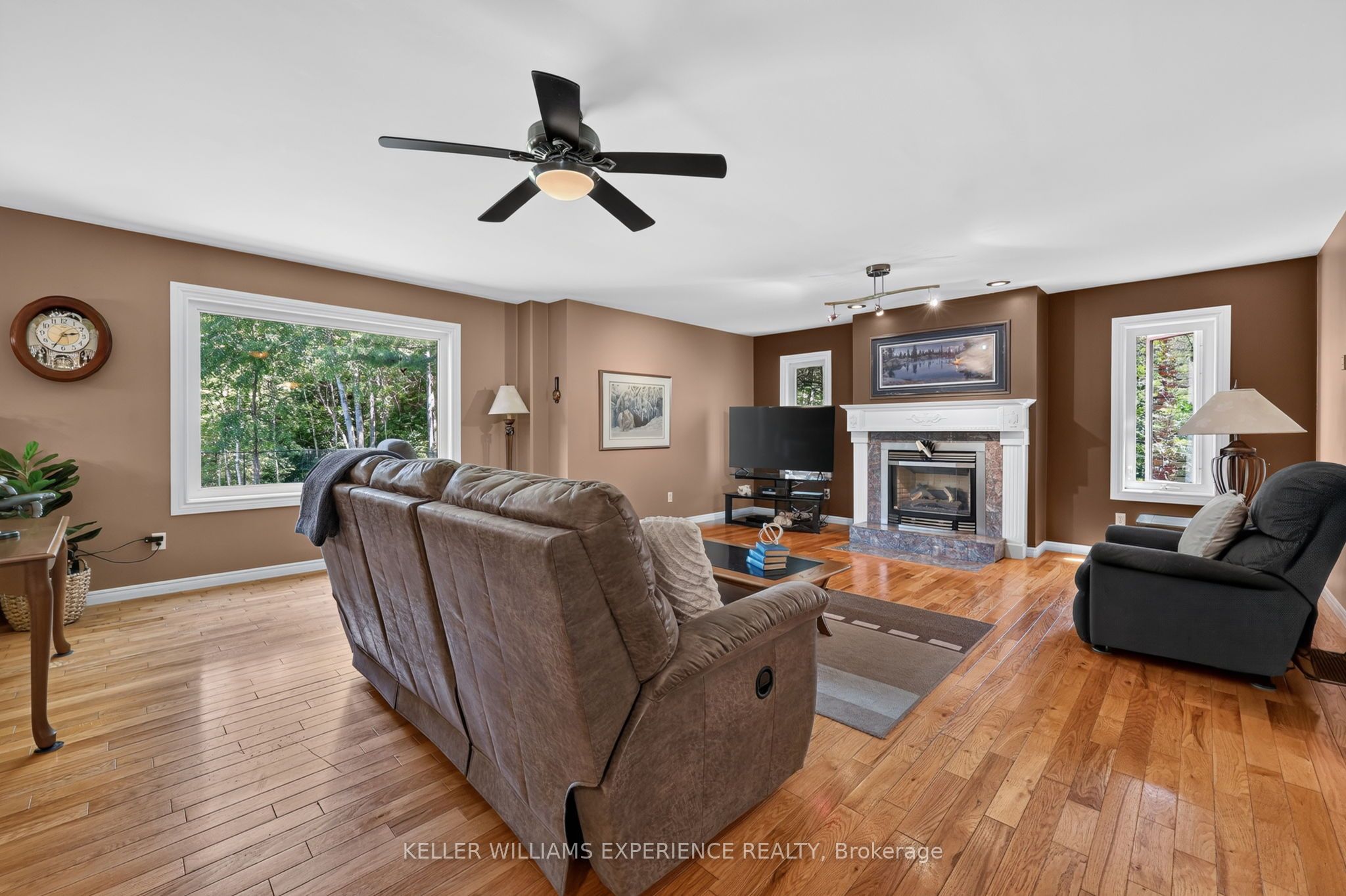 7831 5th Line Property Photo 12