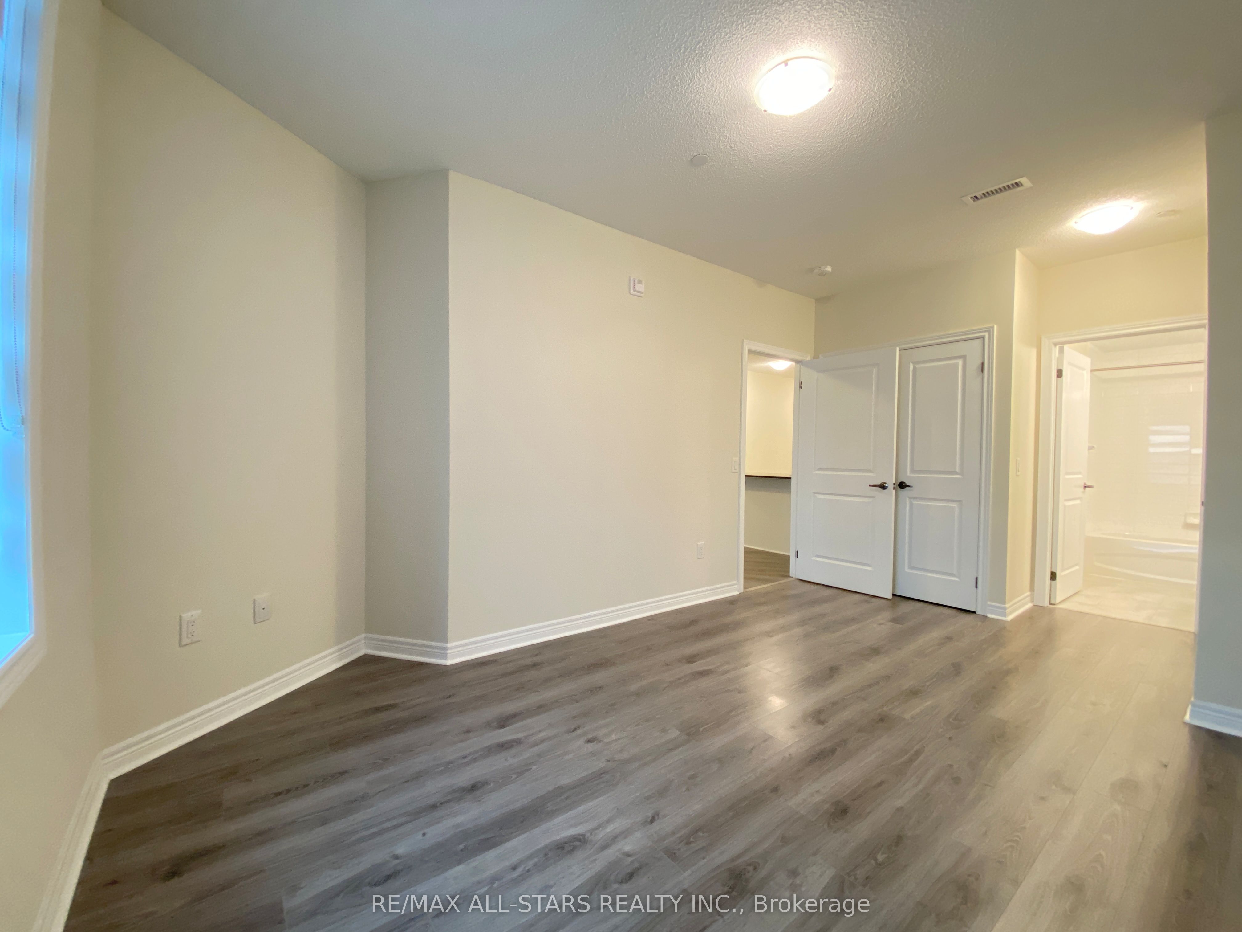 39 New Delhi Drive 410 Property Photo 15