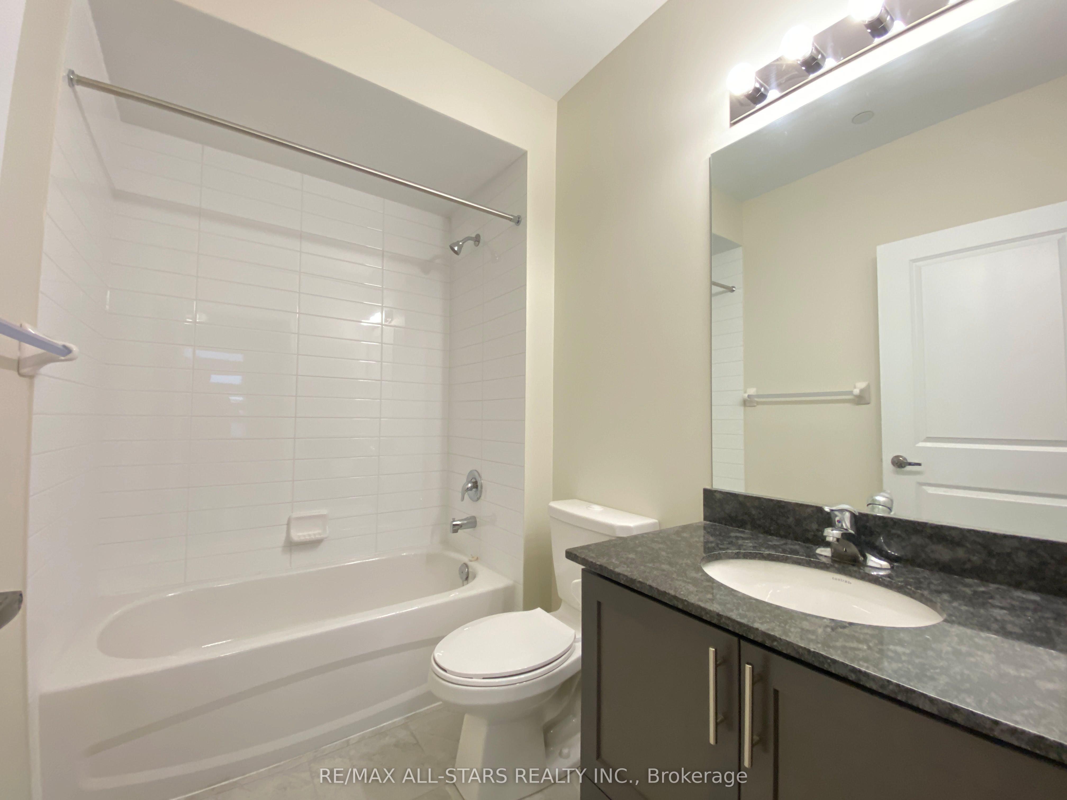 39 New Delhi Drive 410 Property Photo 16