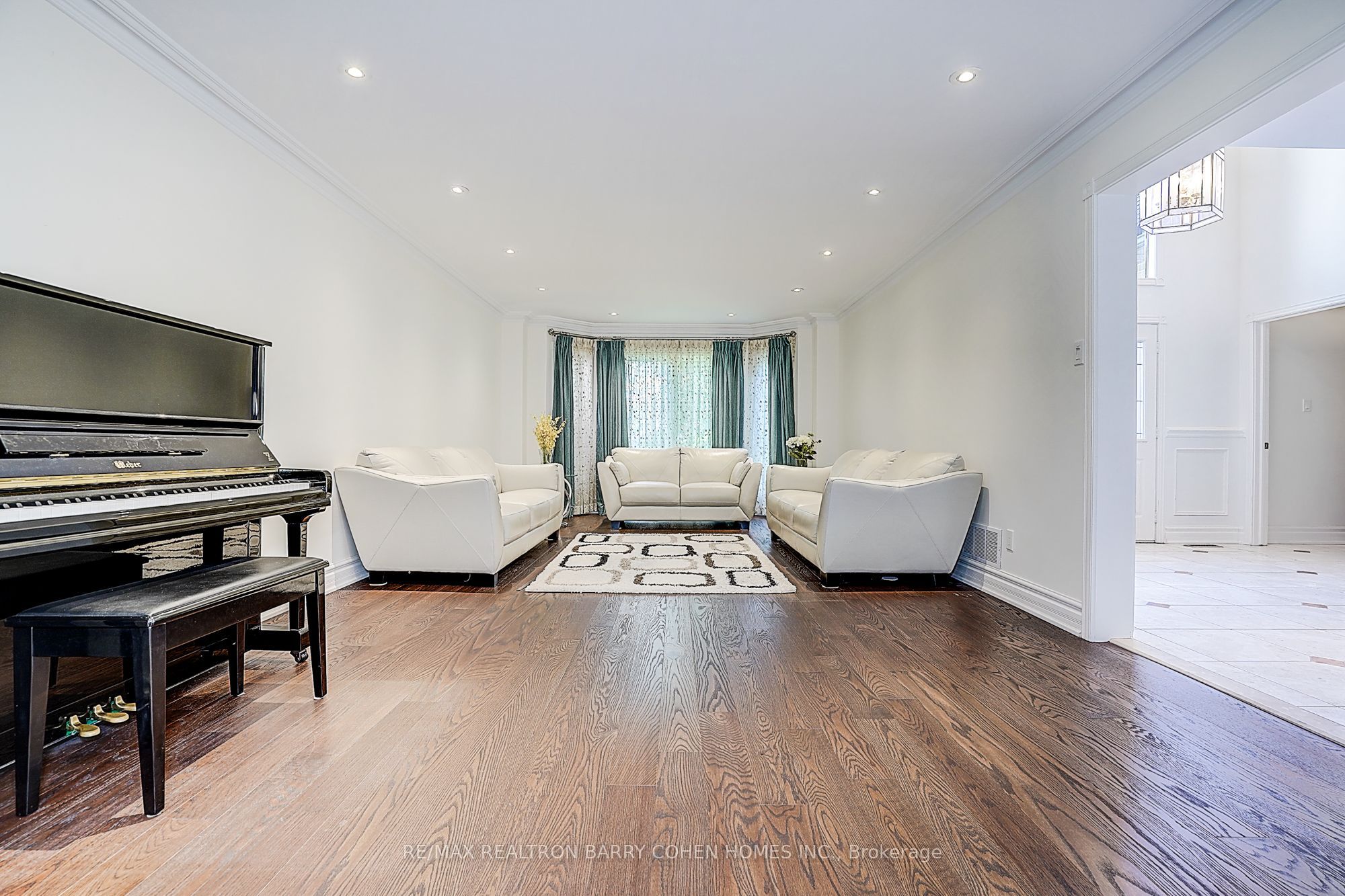 44 Prince Edward Boulevard Property Photo 7