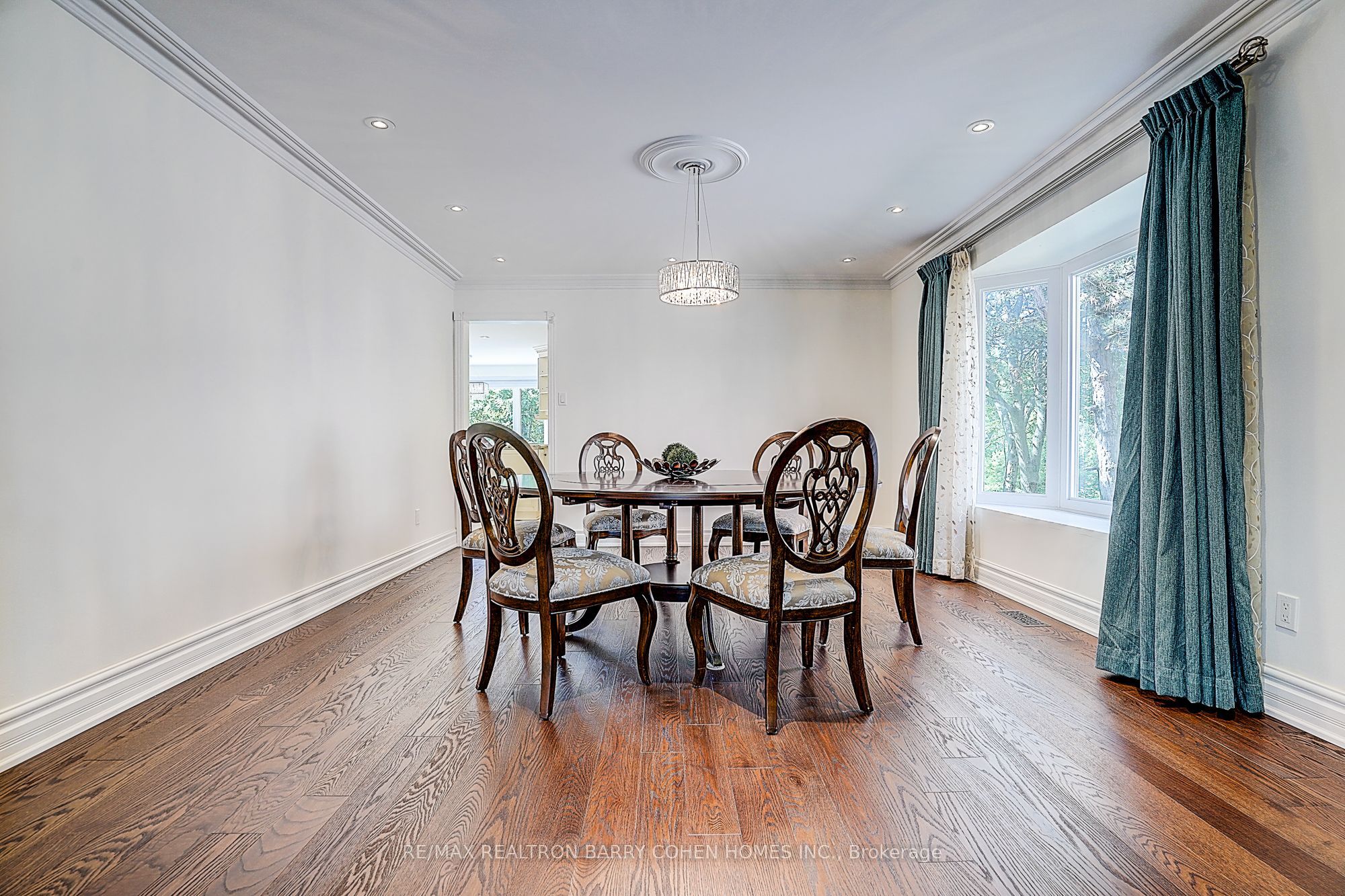 44 Prince Edward Boulevard Property Photo 9