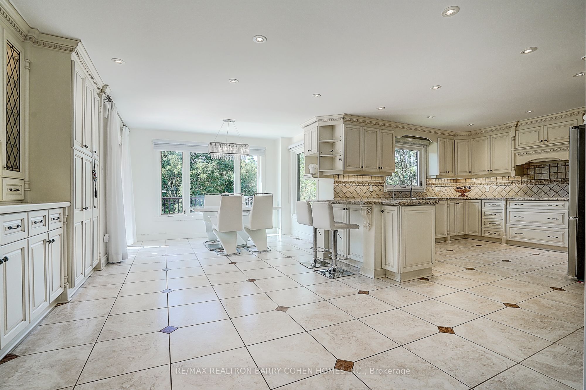 44 Prince Edward Boulevard Property Photo 13