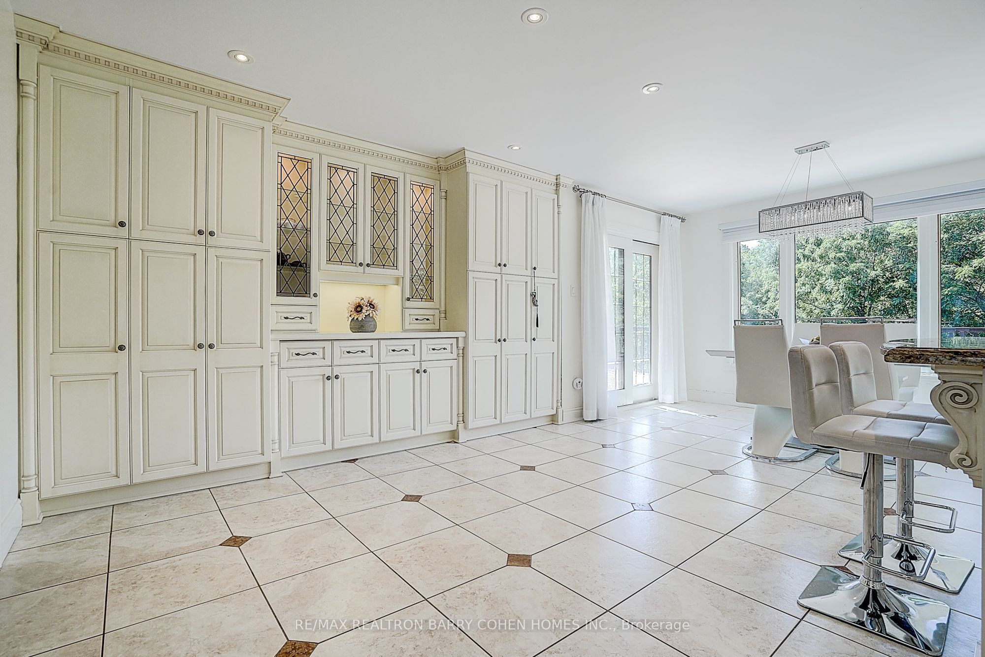 44 Prince Edward Boulevard Property Photo 14