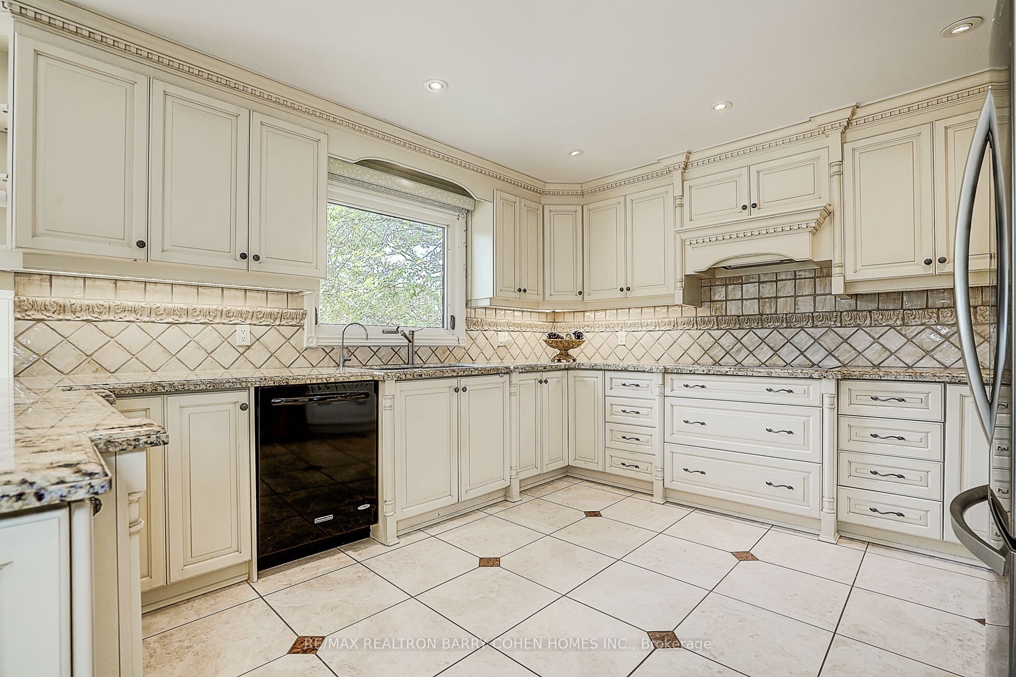 44 Prince Edward Boulevard Property Photo 15