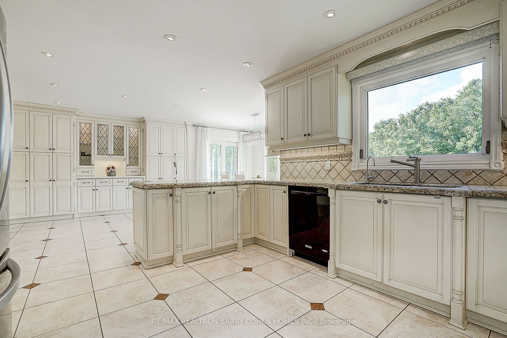 44 Prince Edward Boulevard Property Photo 16