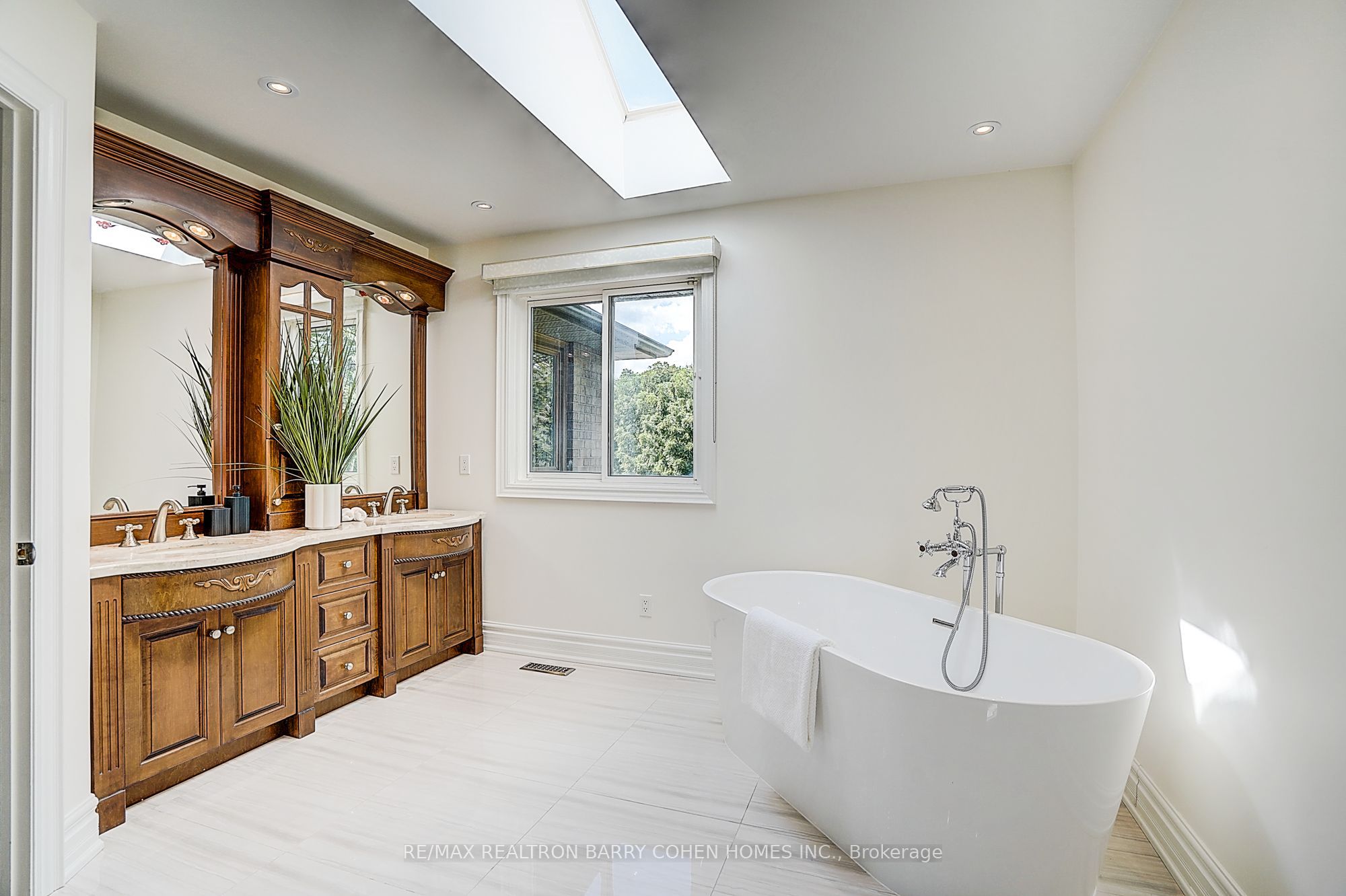44 Prince Edward Boulevard Property Photo 27