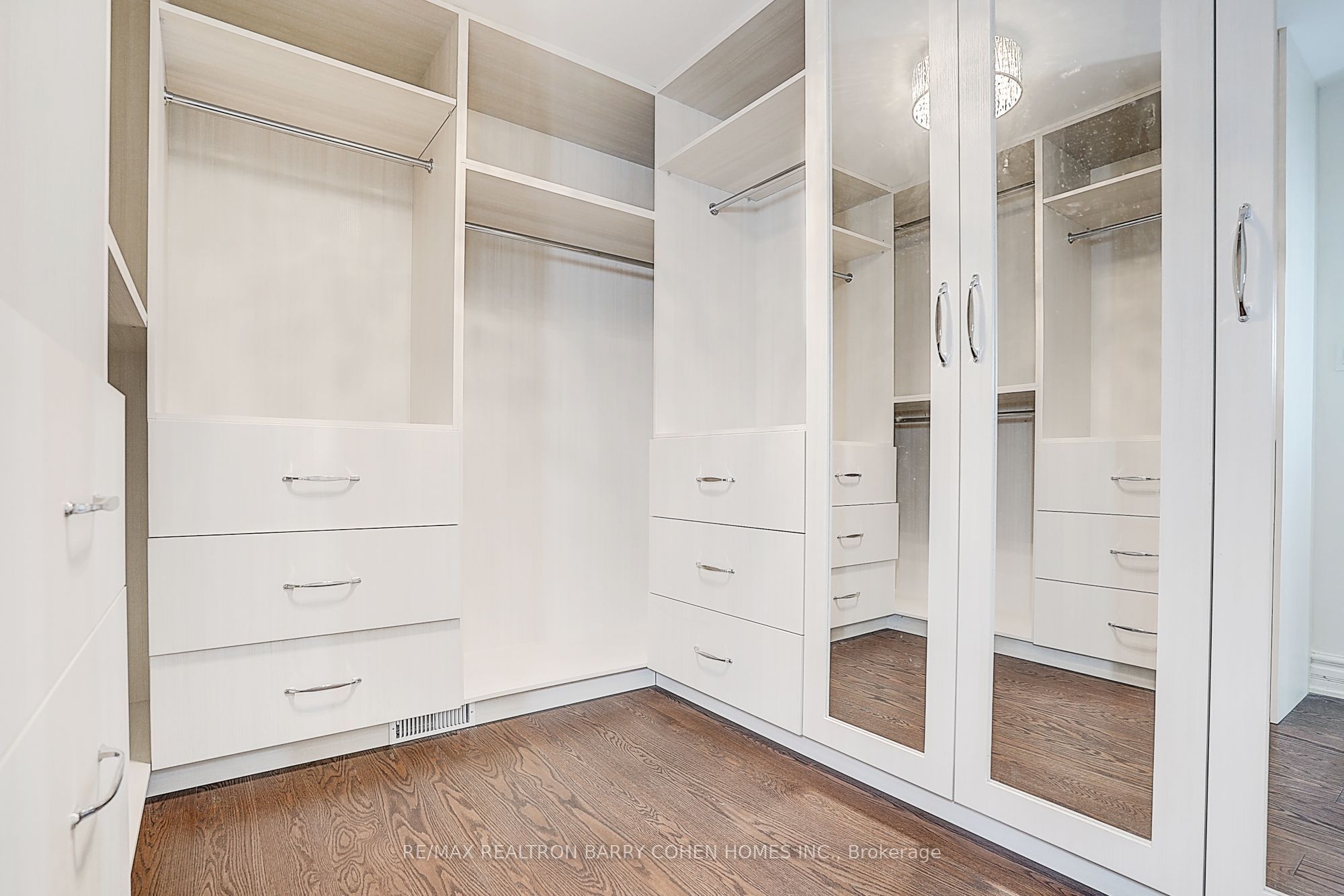 44 Prince Edward Boulevard Property Photo 29