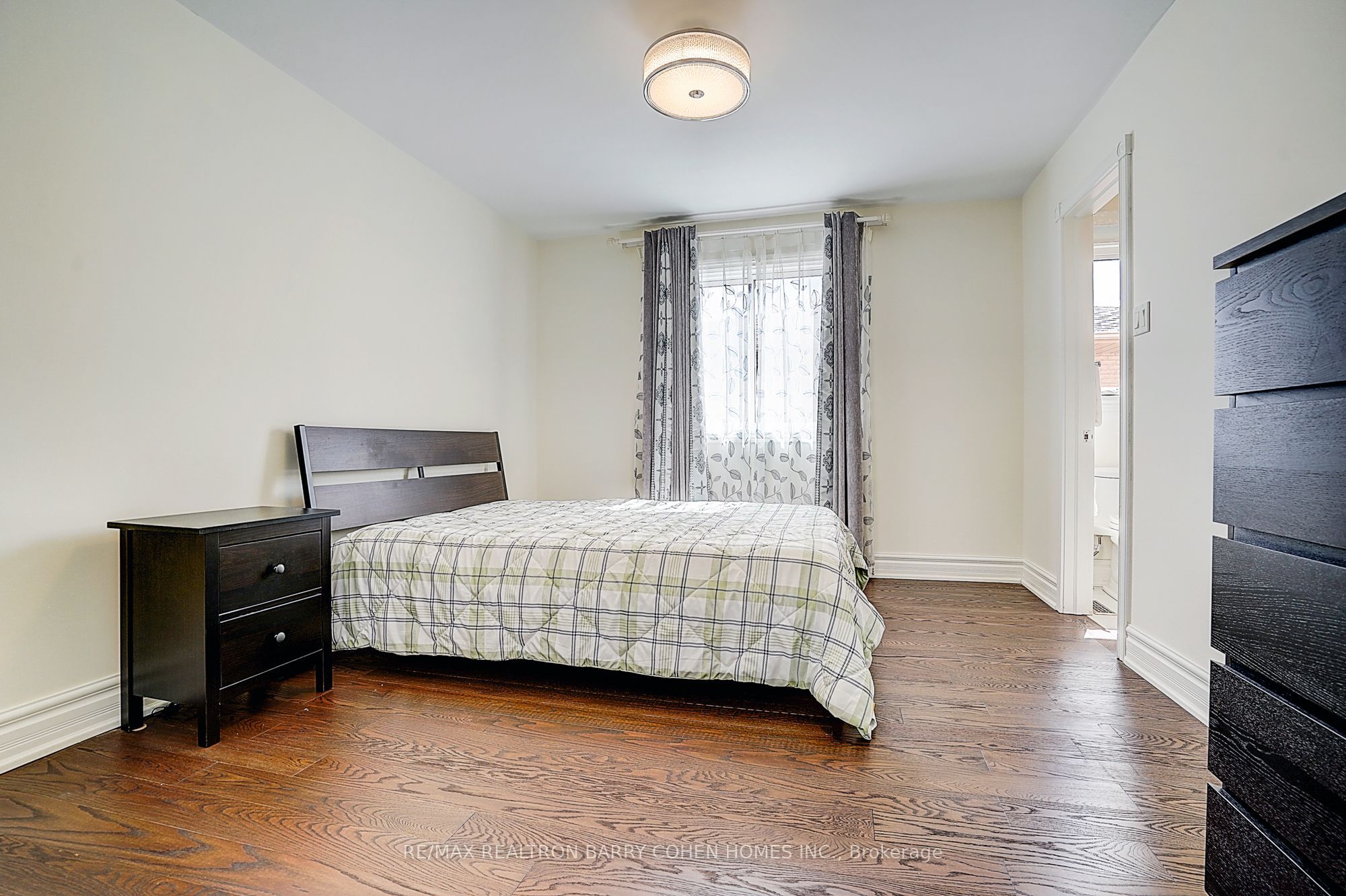 44 Prince Edward Boulevard Property Photo 33