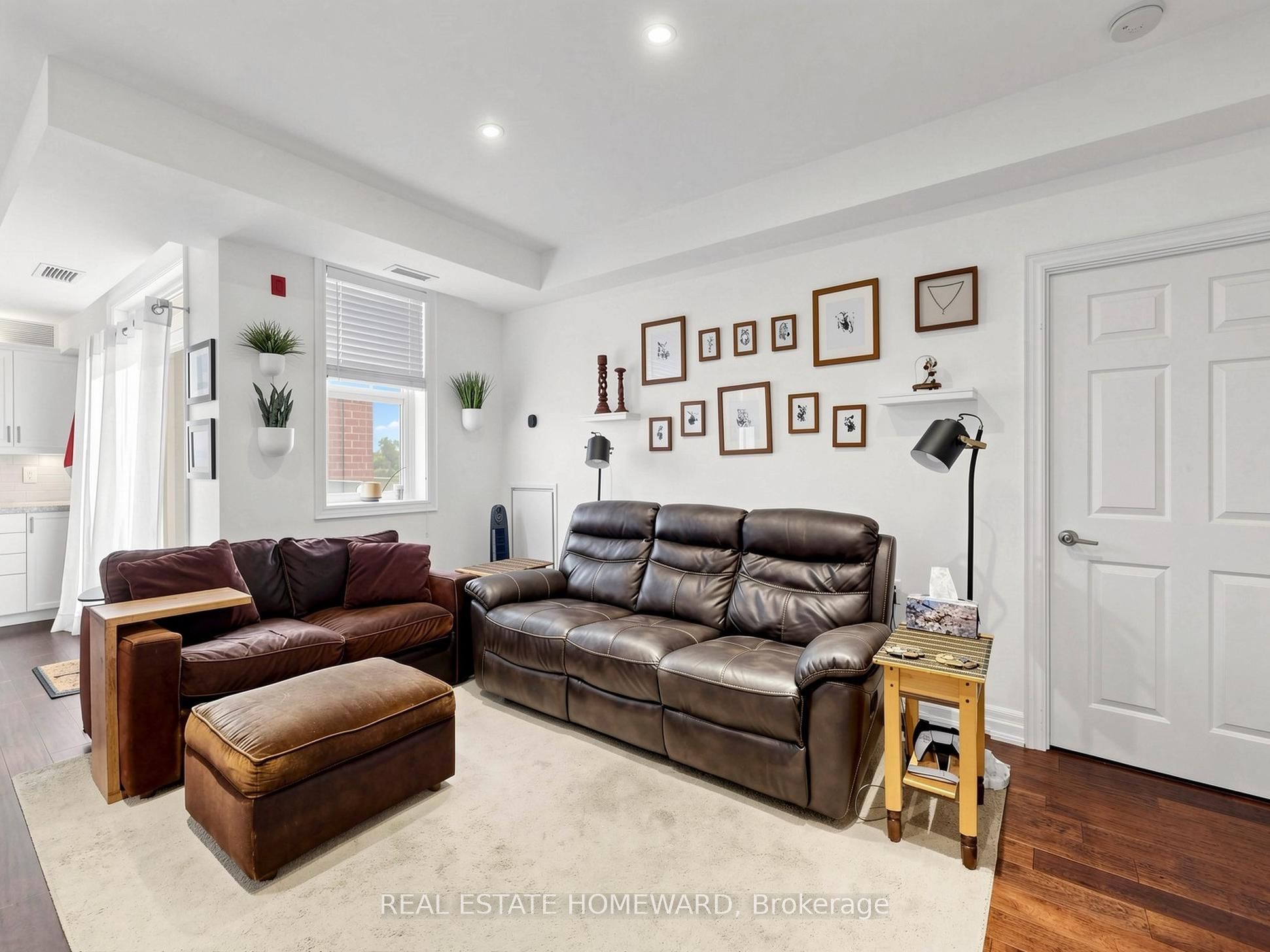 15450 Yonge Street 309 Property Photo 3