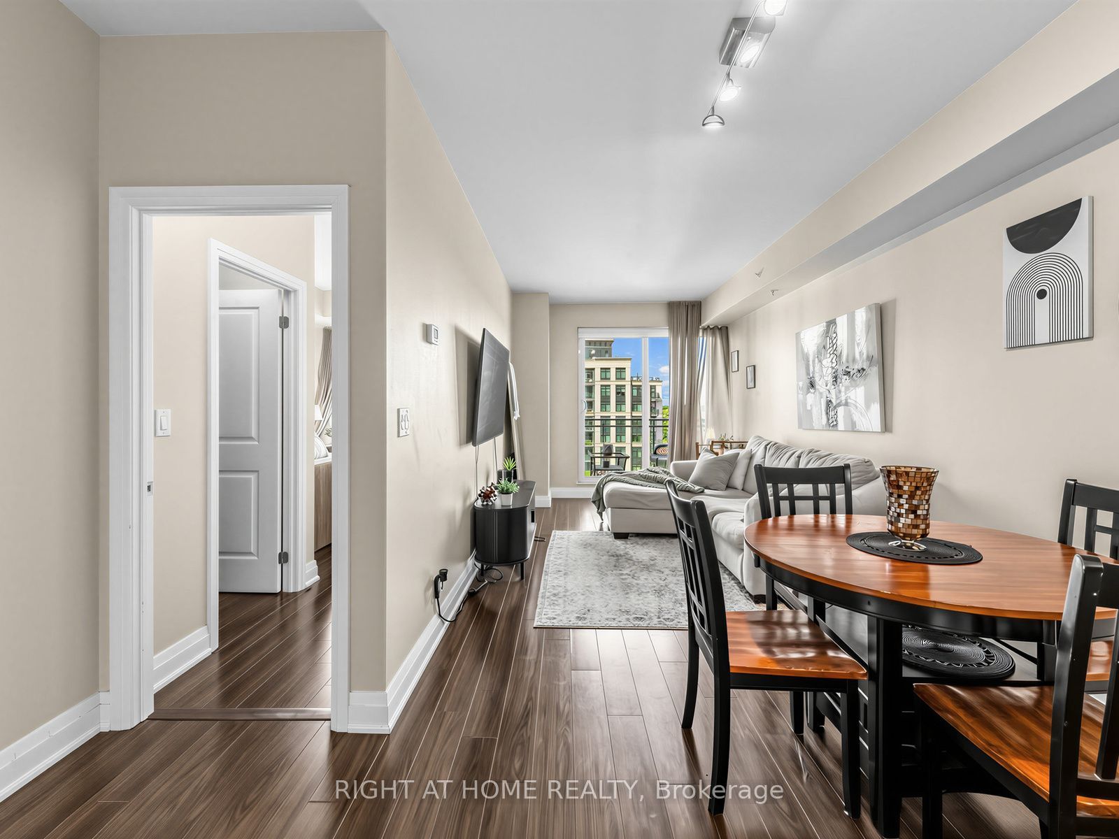 24 Woodstream Boulevard 808 Property Photo 6