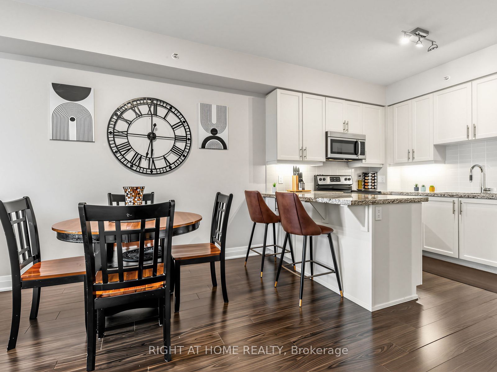 24 Woodstream Boulevard 808 Property Photo 7