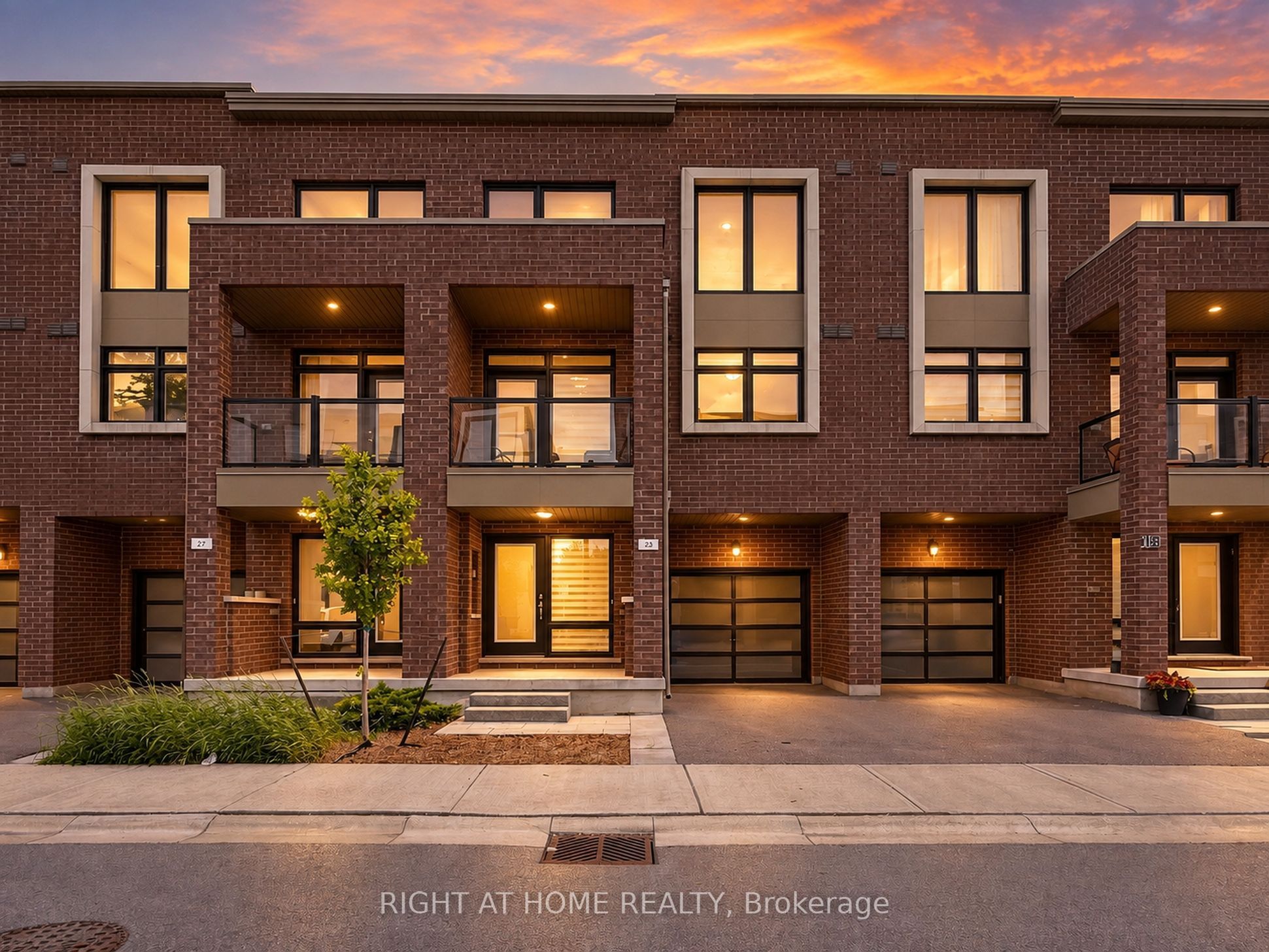 23 Moneypenny Place