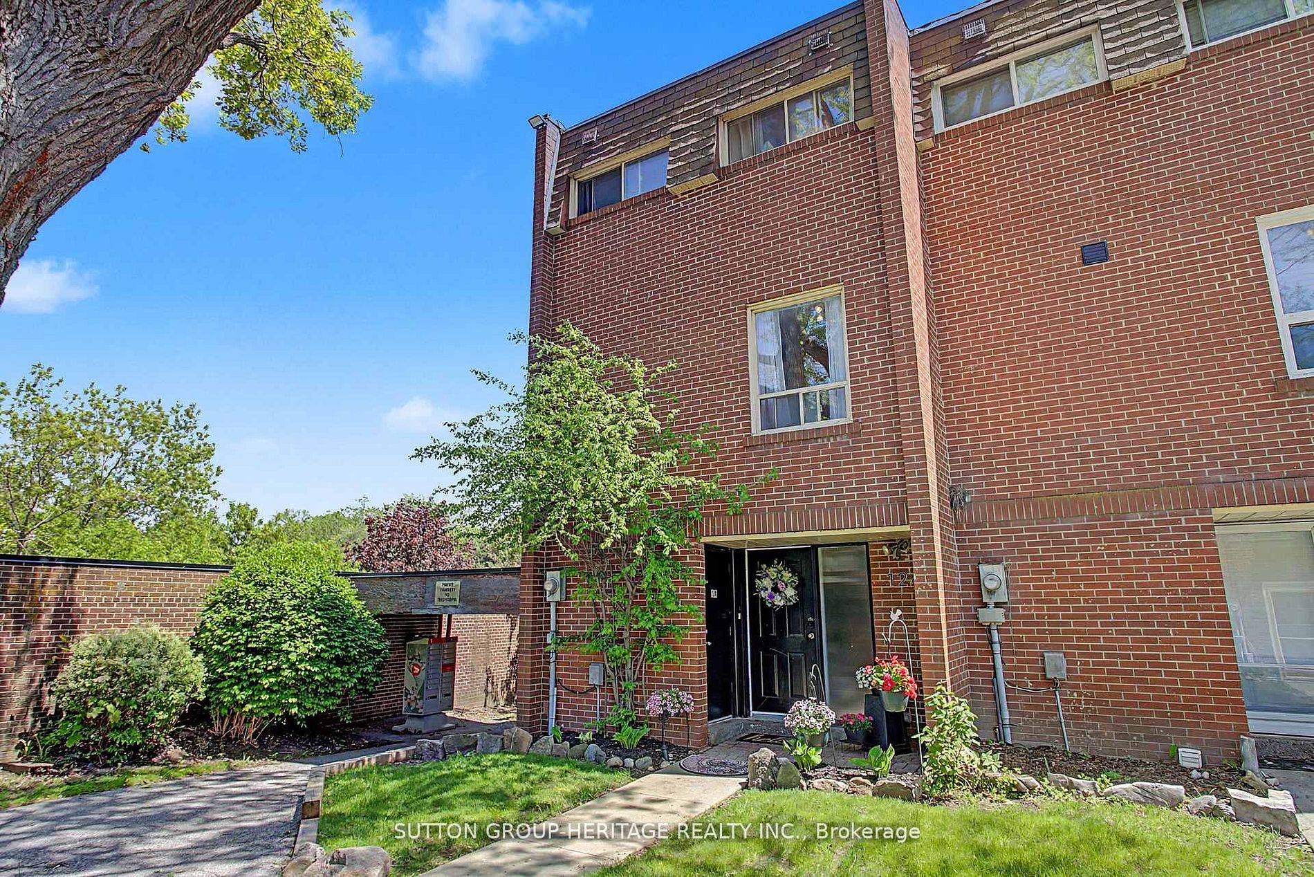 124 Wales Avenue Property Photo 1