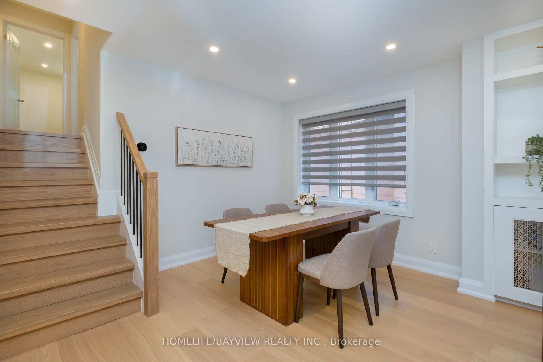 164 Steeles Avenue E Property Photo 8