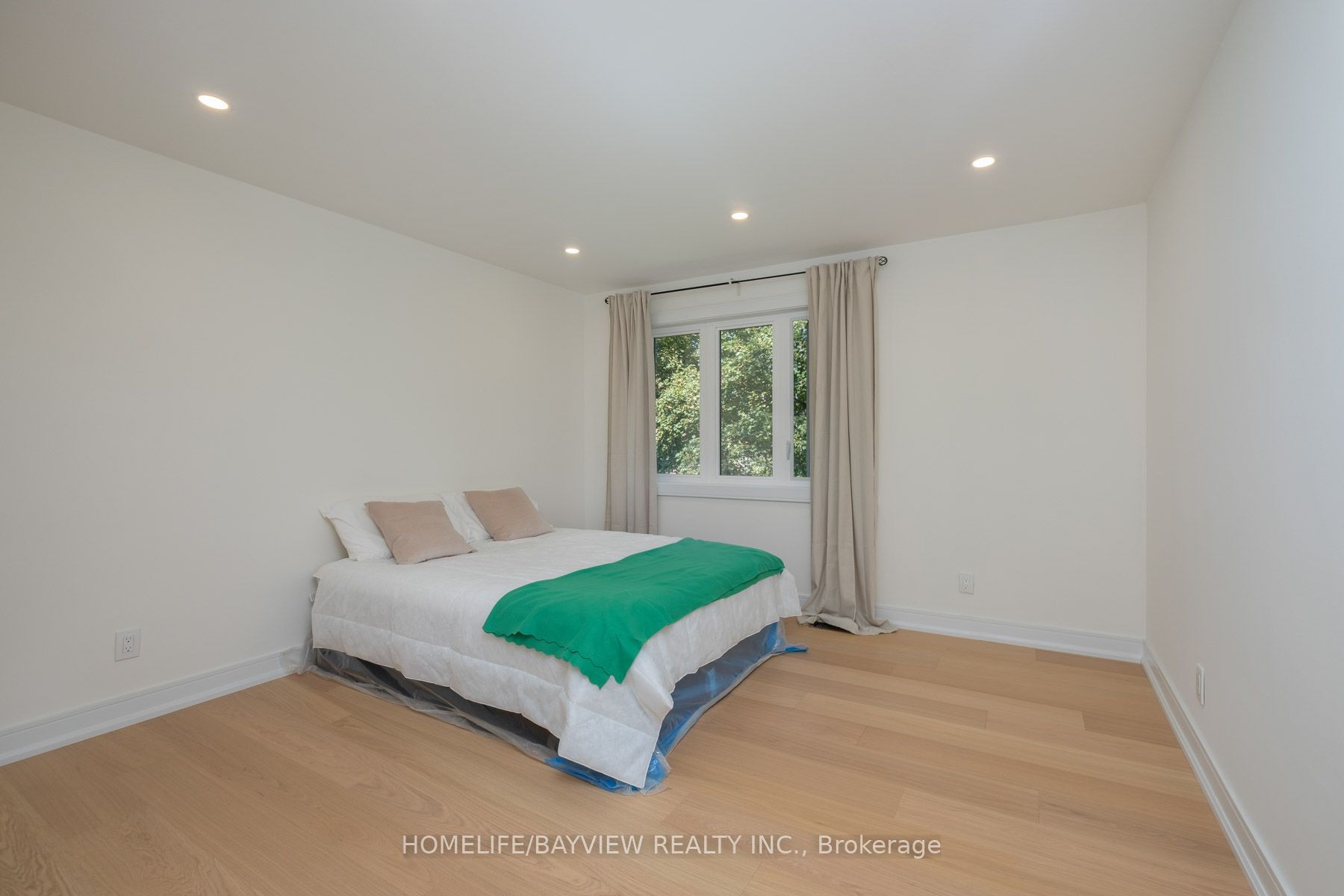 164 Steeles Avenue E Property Photo 16