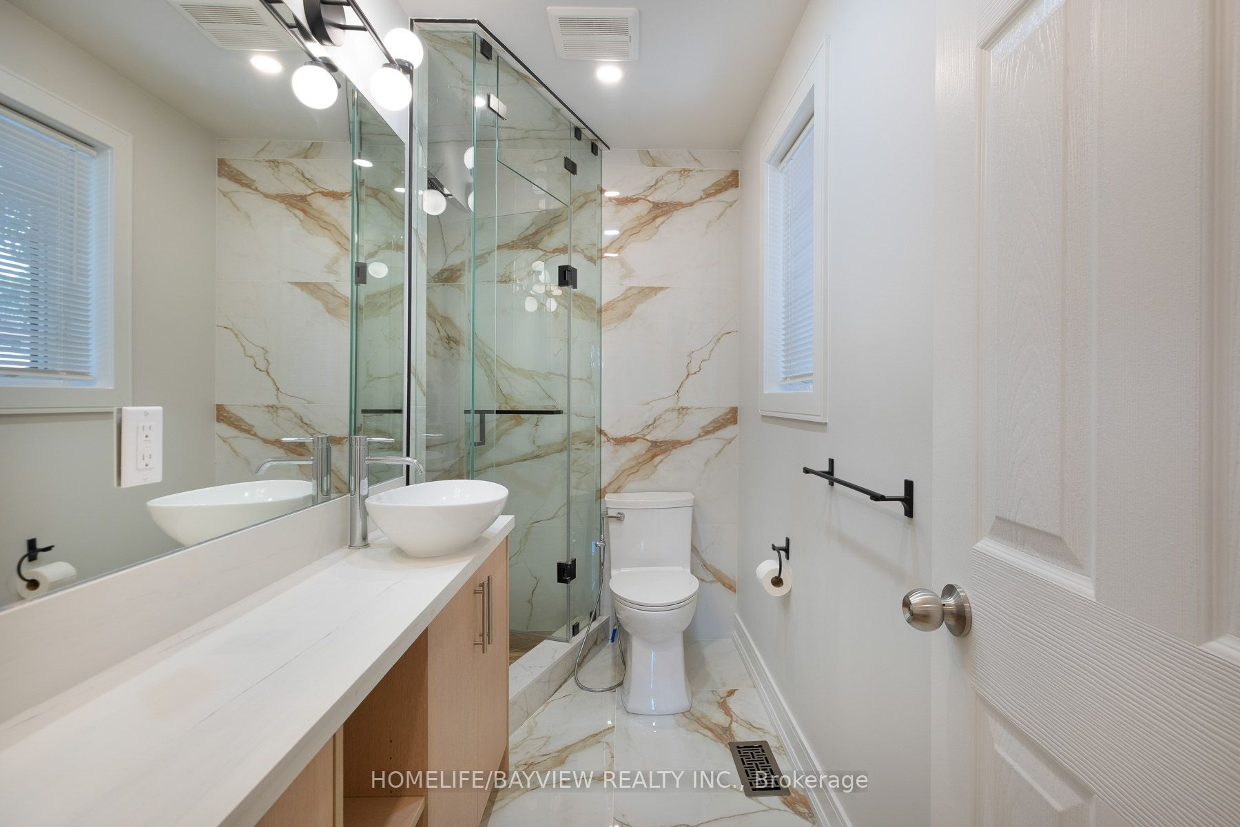 164 Steeles Avenue E Property Photo 18