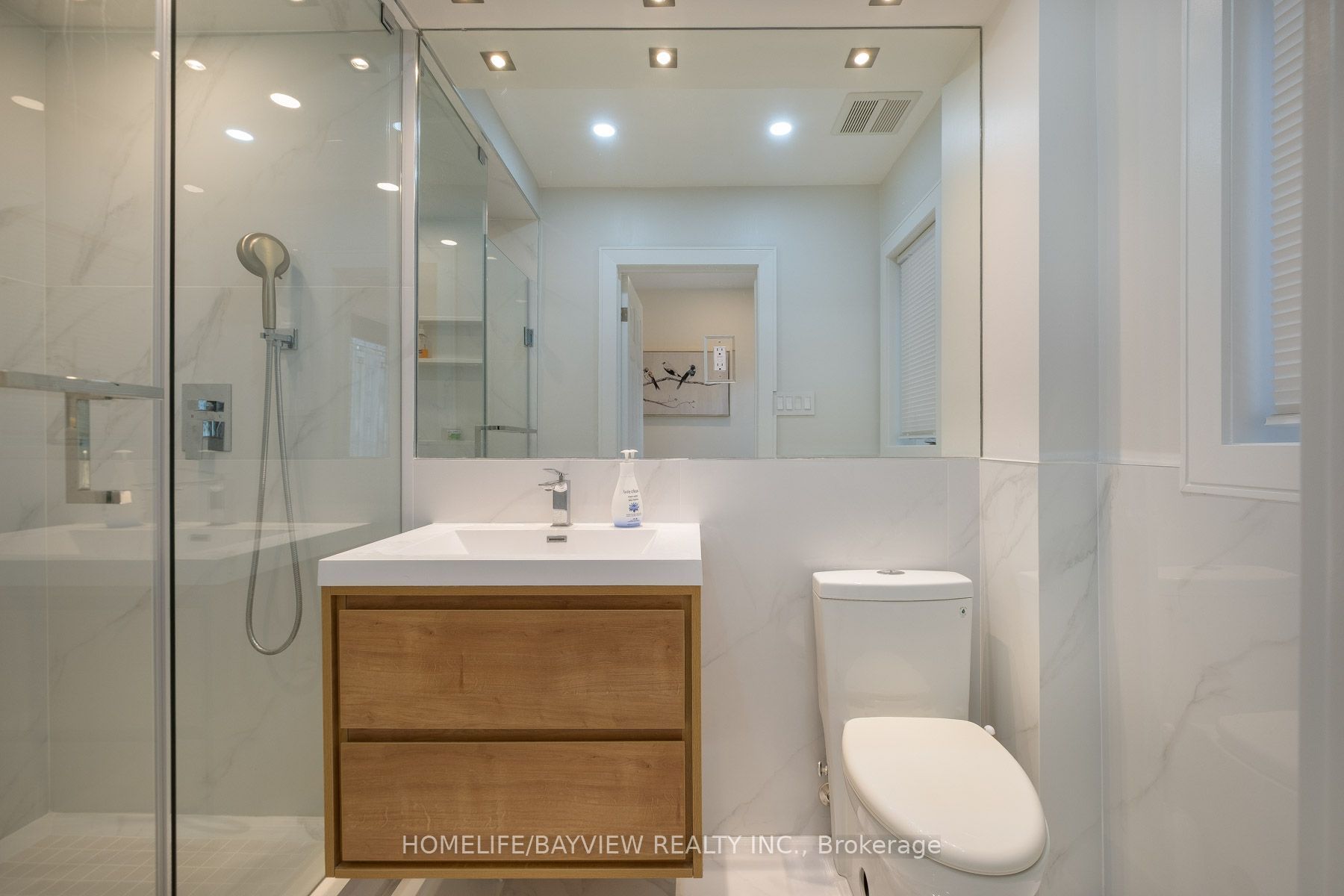 164 Steeles Avenue E Property Photo 19