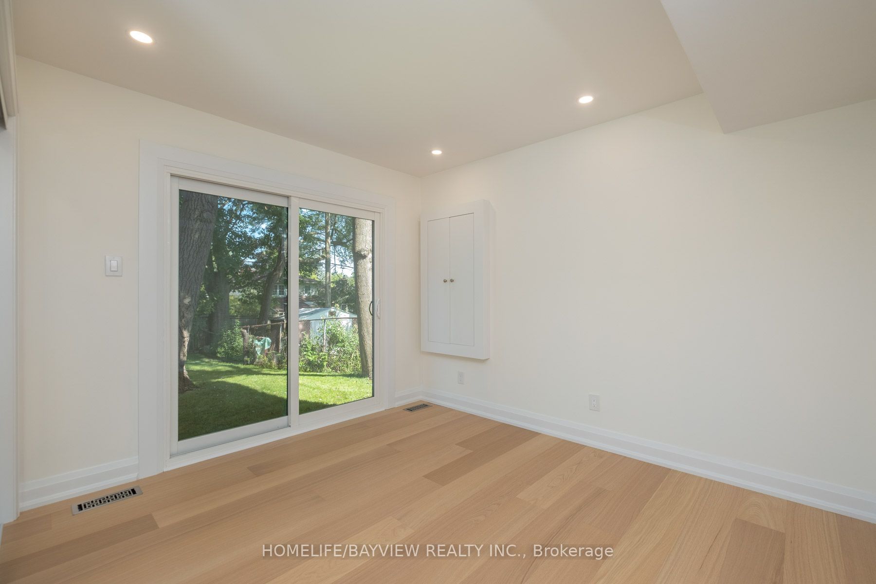 164 Steeles Avenue E Property Photo 21