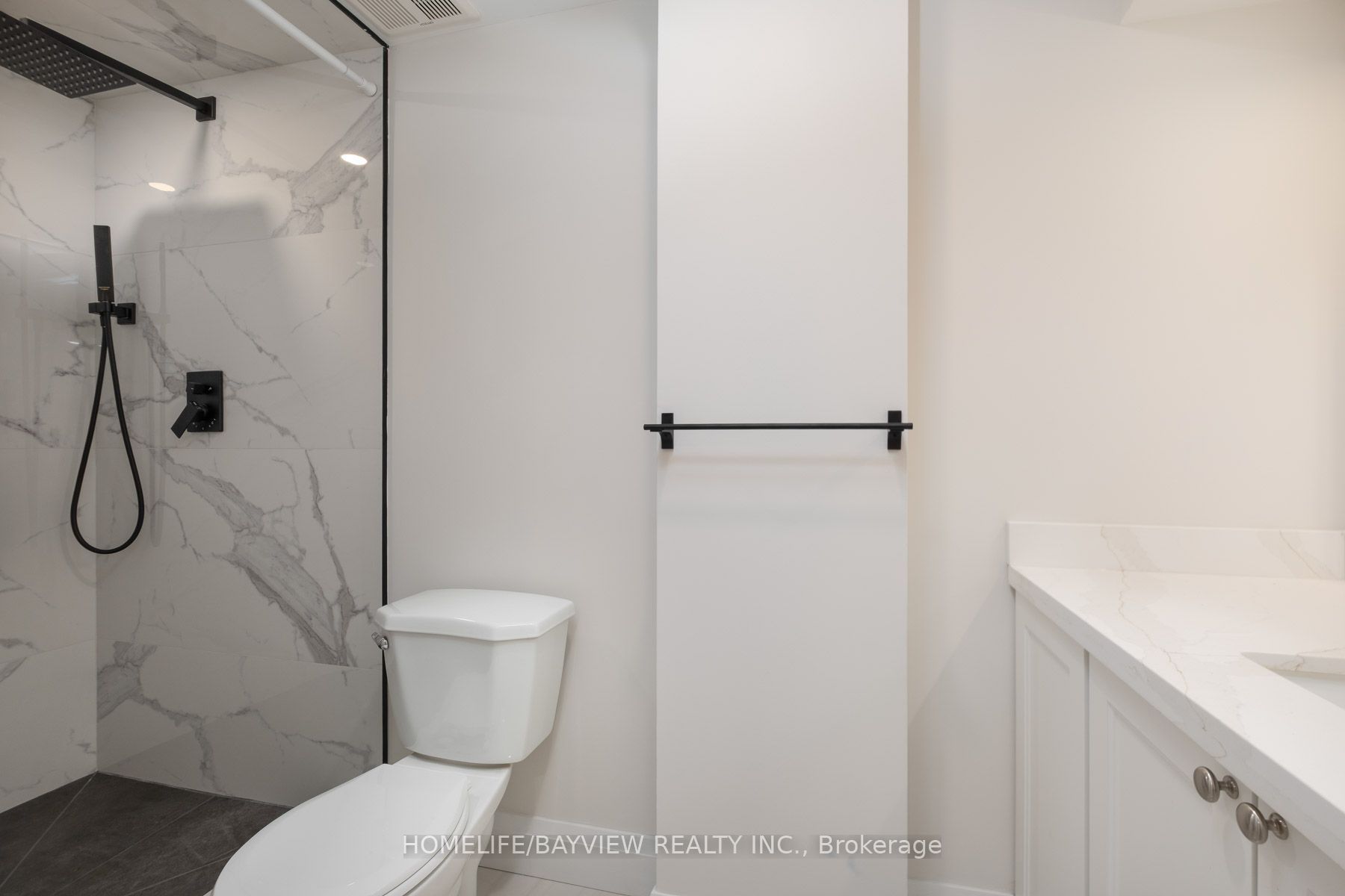 164 Steeles Avenue E Property Photo 28