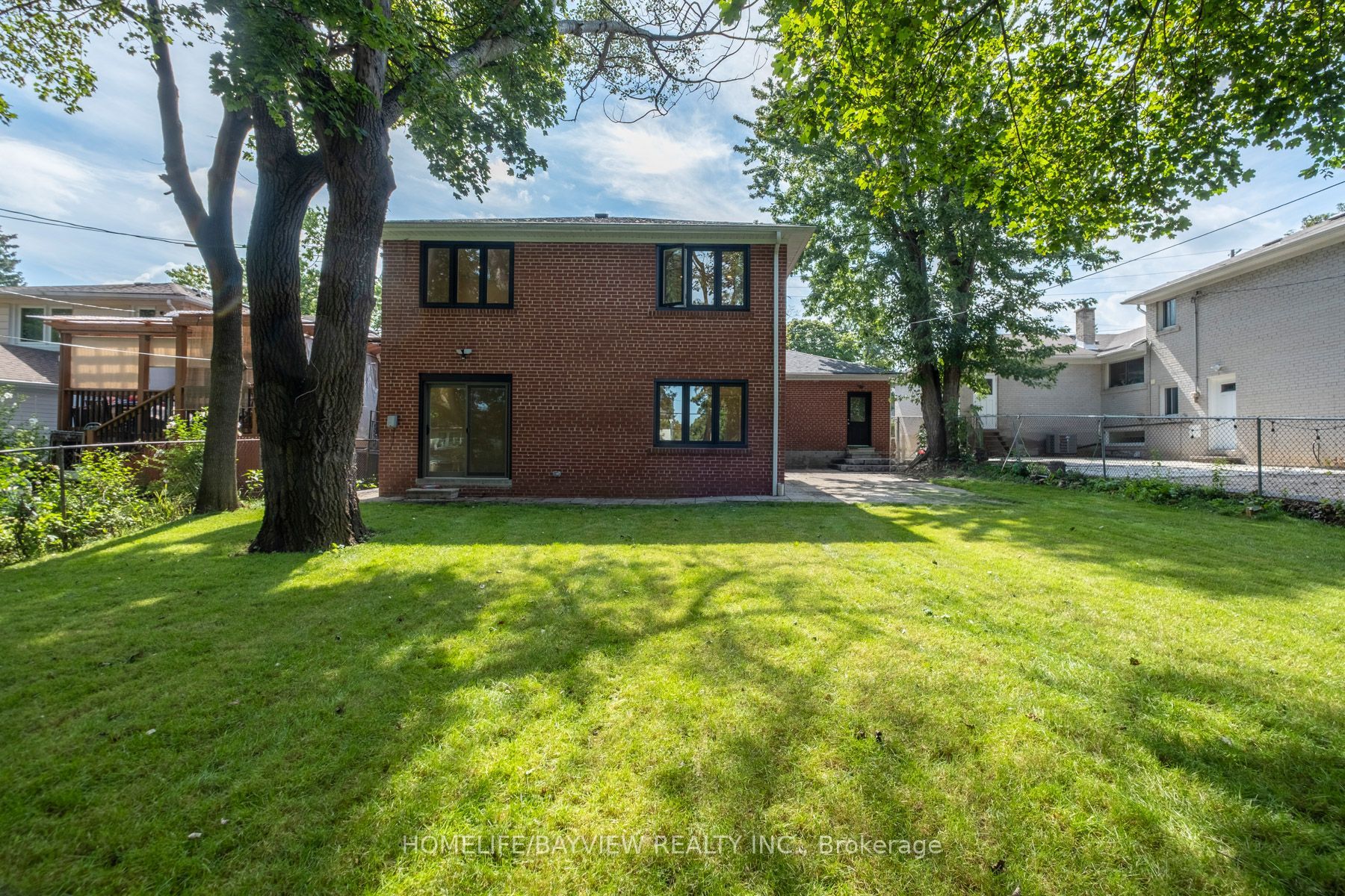 164 Steeles Avenue E Property Photo 31